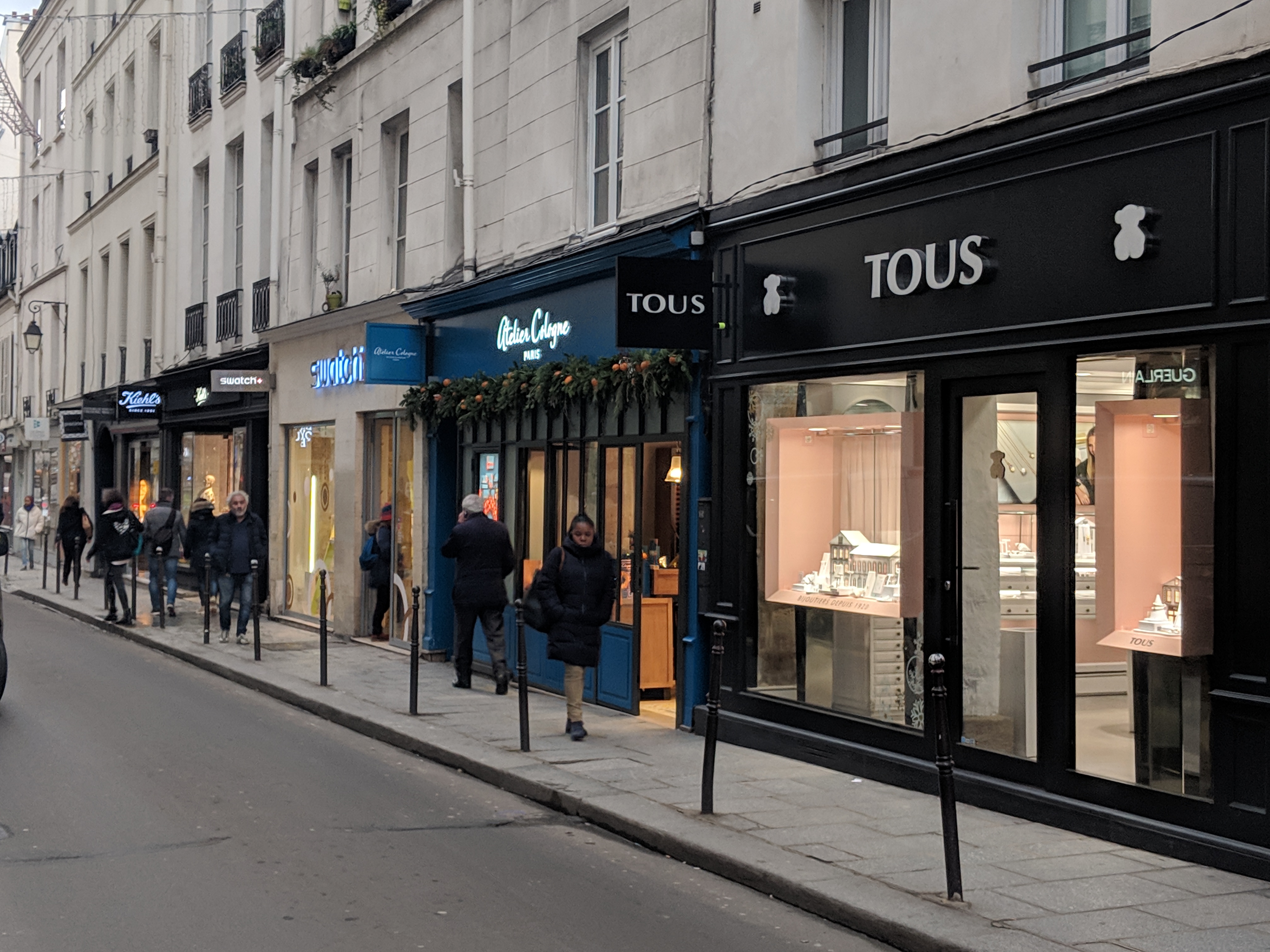French Fashion, Fragrance and Fun in the Marais – Image 3 | WeShare