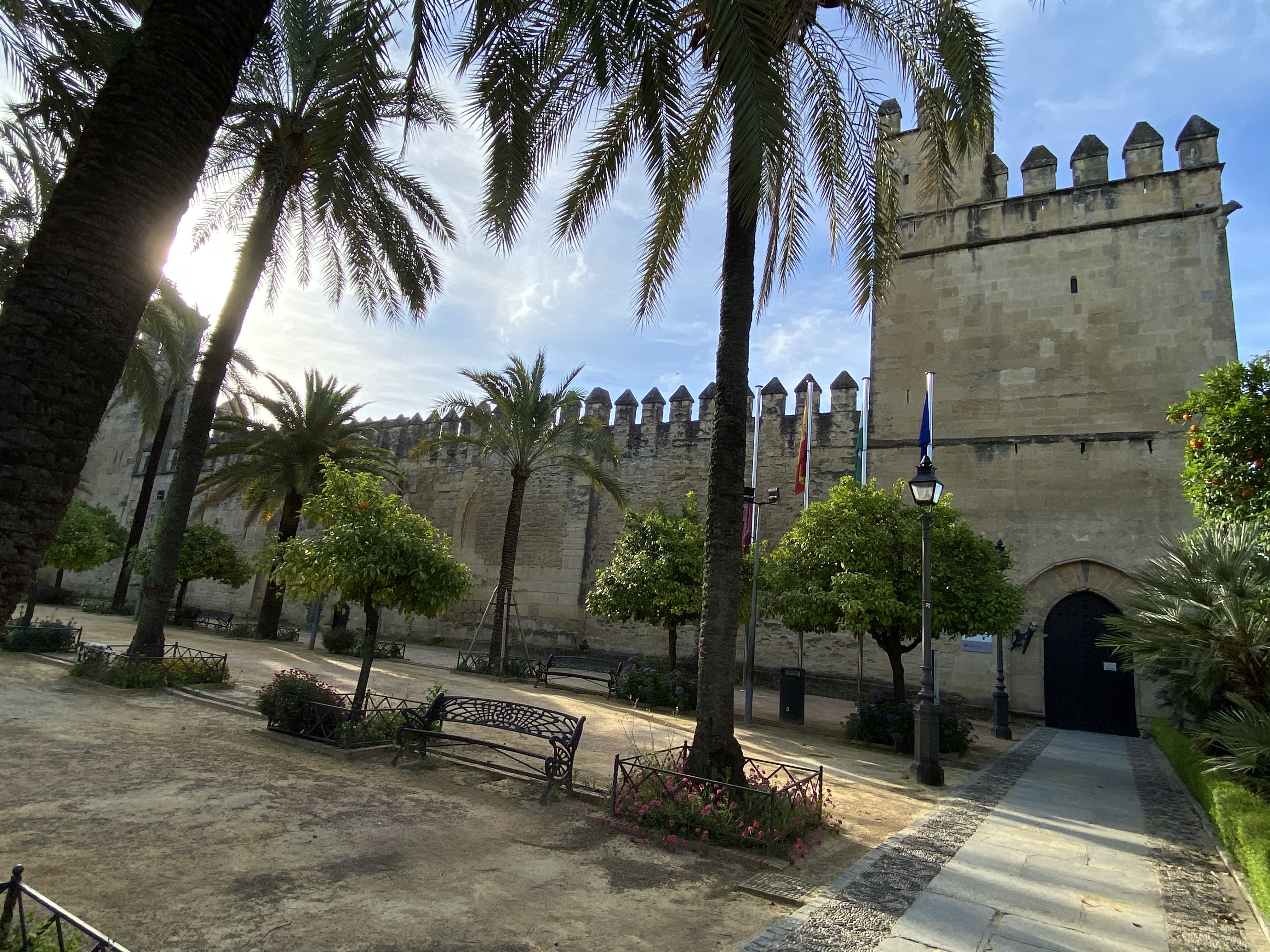 Visita guiada en español a los jardines del Alcázar de los Reyes Cristianos y a los Baños Califales. Incluye ticket - Photo 2