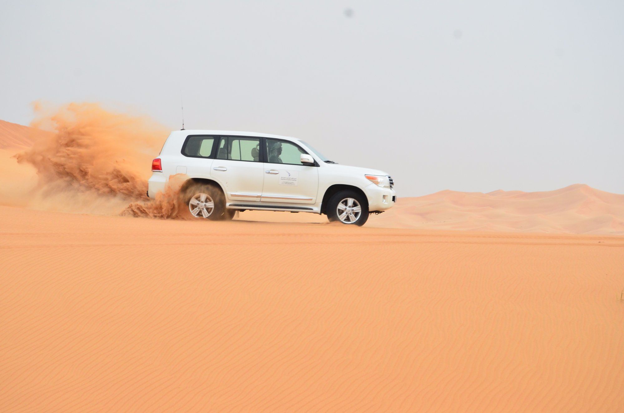 Safari matutino por el desierto de Abu Dabi con sandboarding - Foto 2