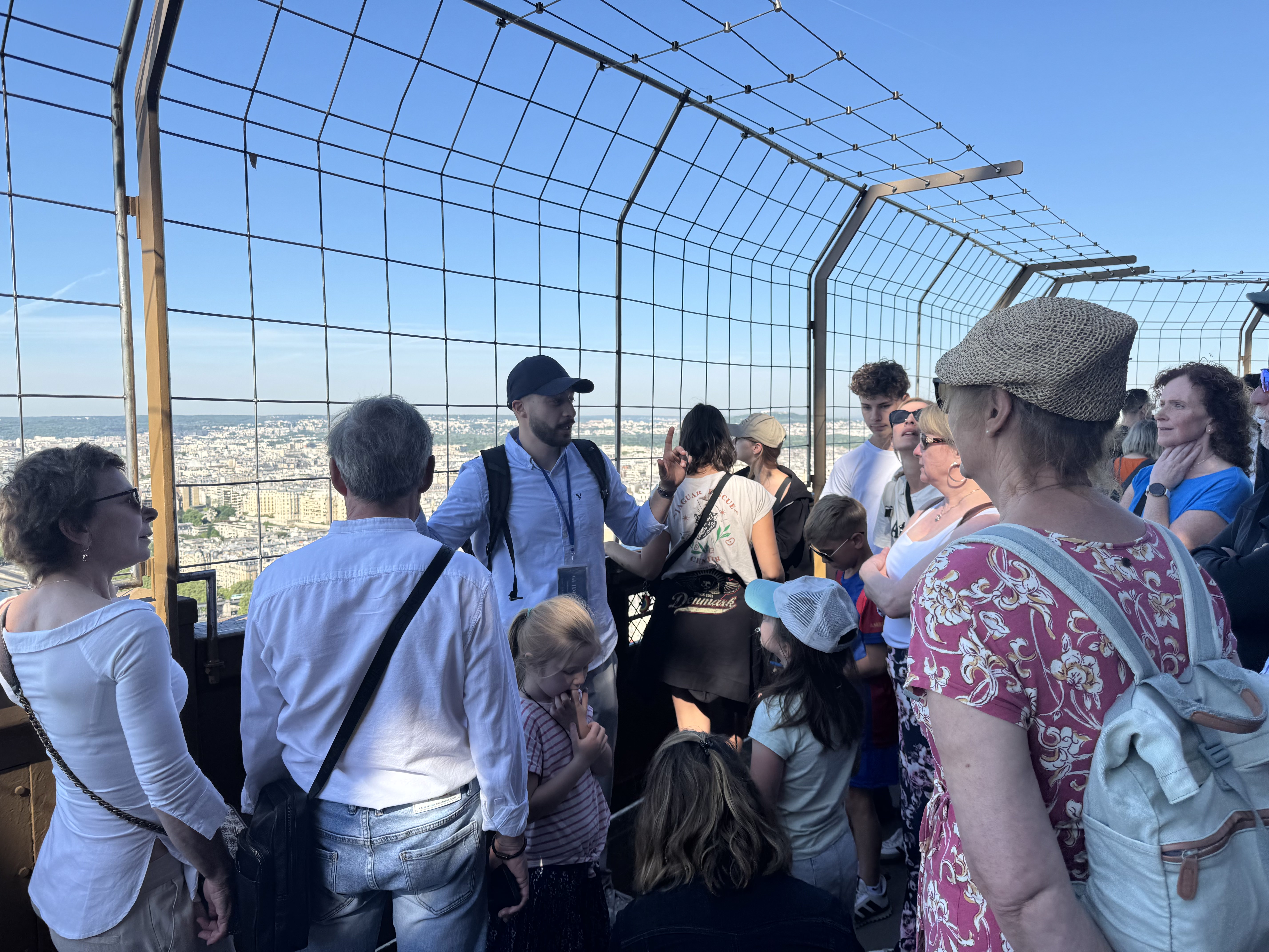 Eiffel Kulesi Rehberli Tırmanış ve İsteğe Bağlı Zirve