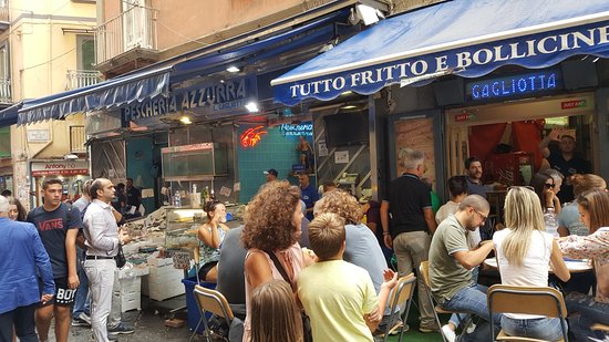 STREET FOOD TOUR: the Neapolitan culinary art