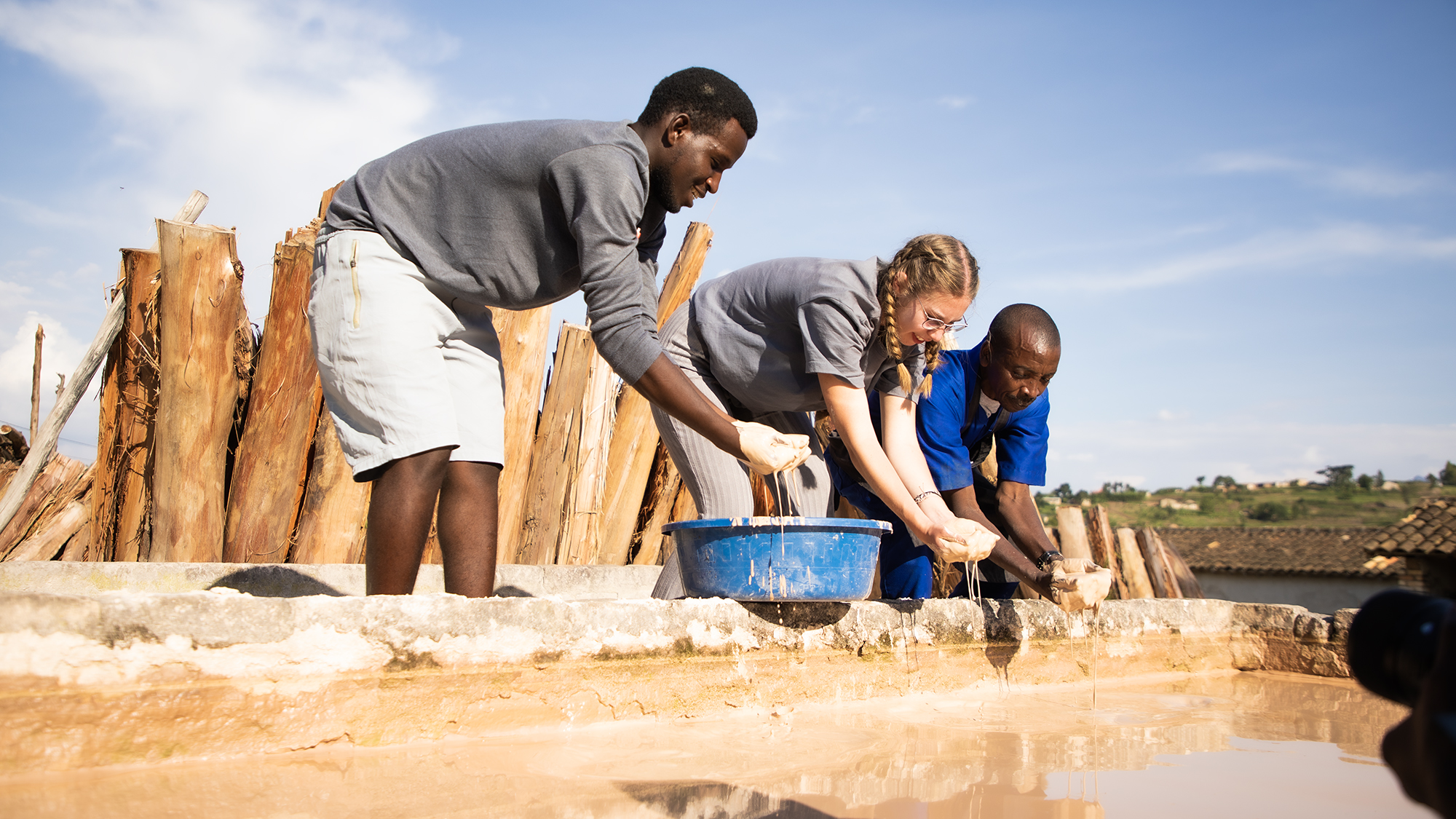 The Dancing Pots: Batwa Pottery, Music & Dance Day Trip – guests with guide