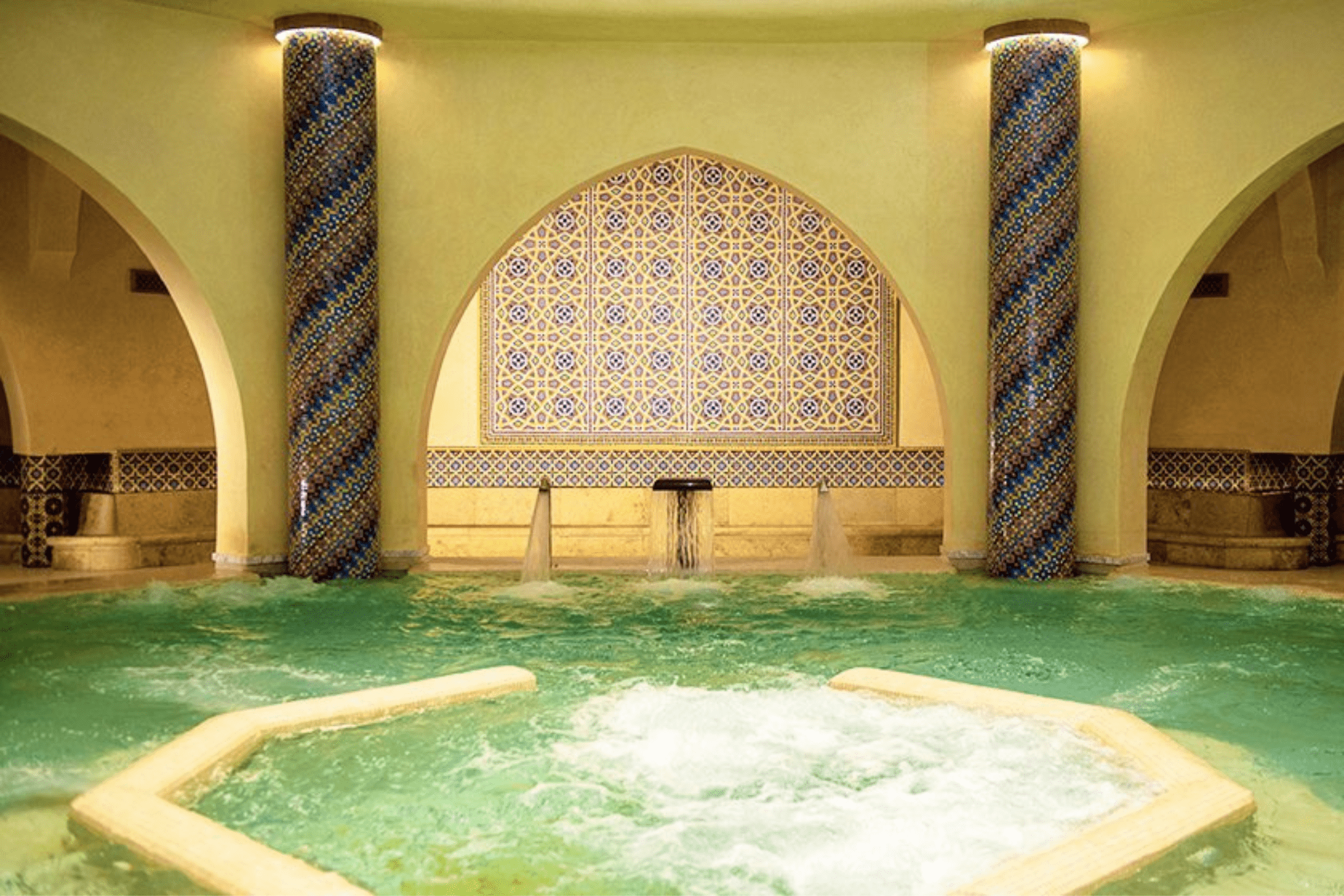 Visita guiada a la mezquita de Hassan II con auténtica experiencia en el hammam