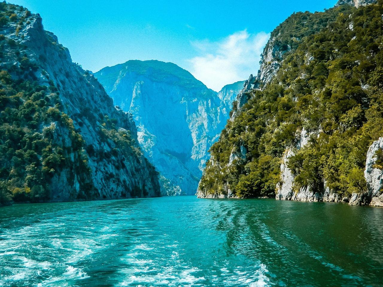 Excursión diaria en barco del lago Komani al río Shala - Foto 2
