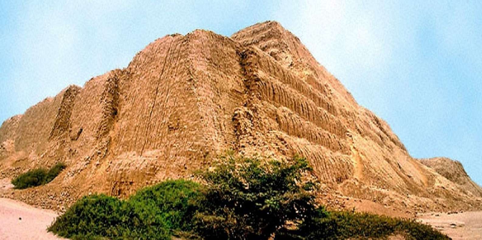 Chi-01: Las Enigmáticas Pirámides de Túcume y el Bosque Pómac