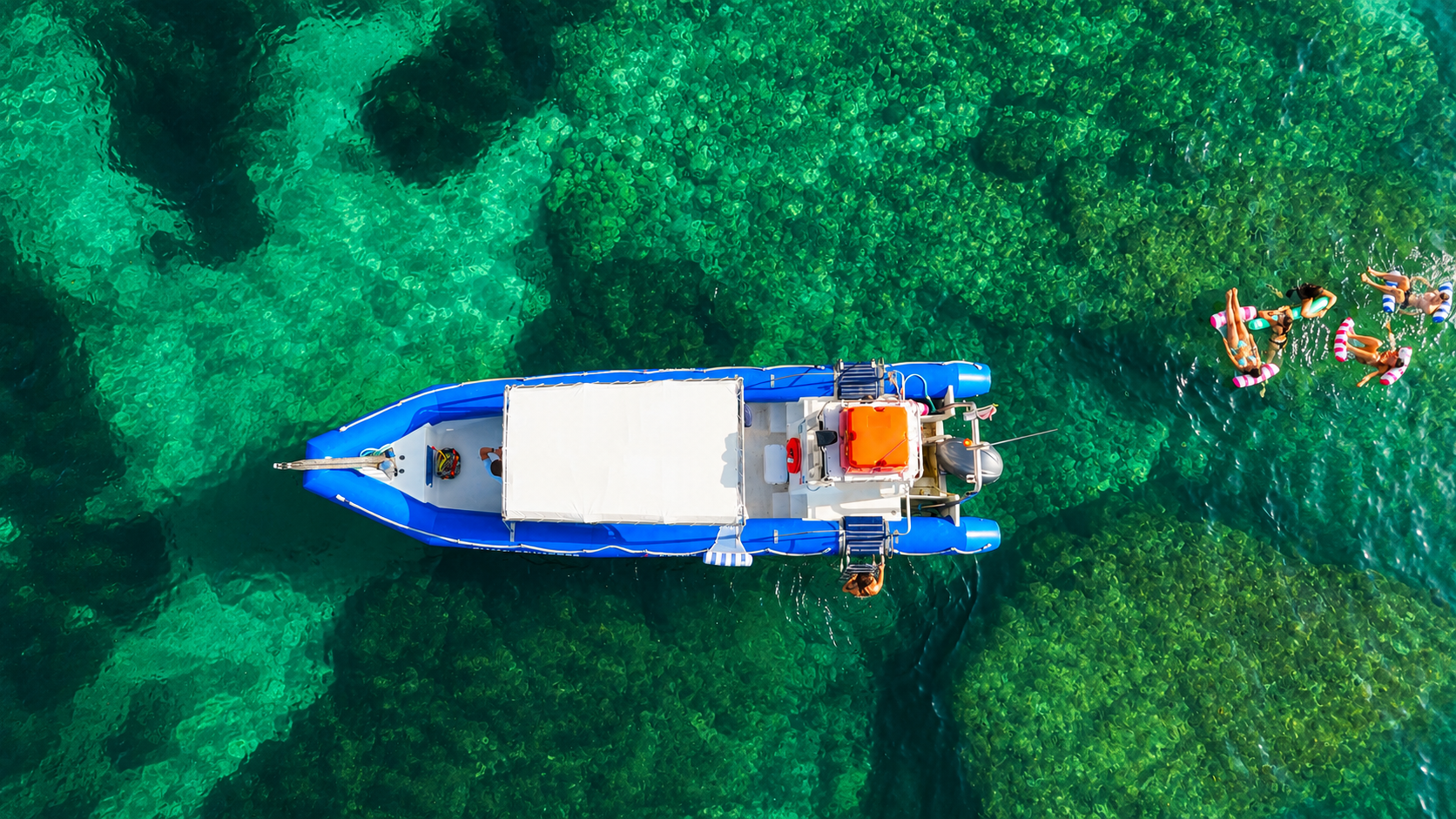 Marsaxlokk: recorrido en barco por bahías escondidas y aguas turquesas