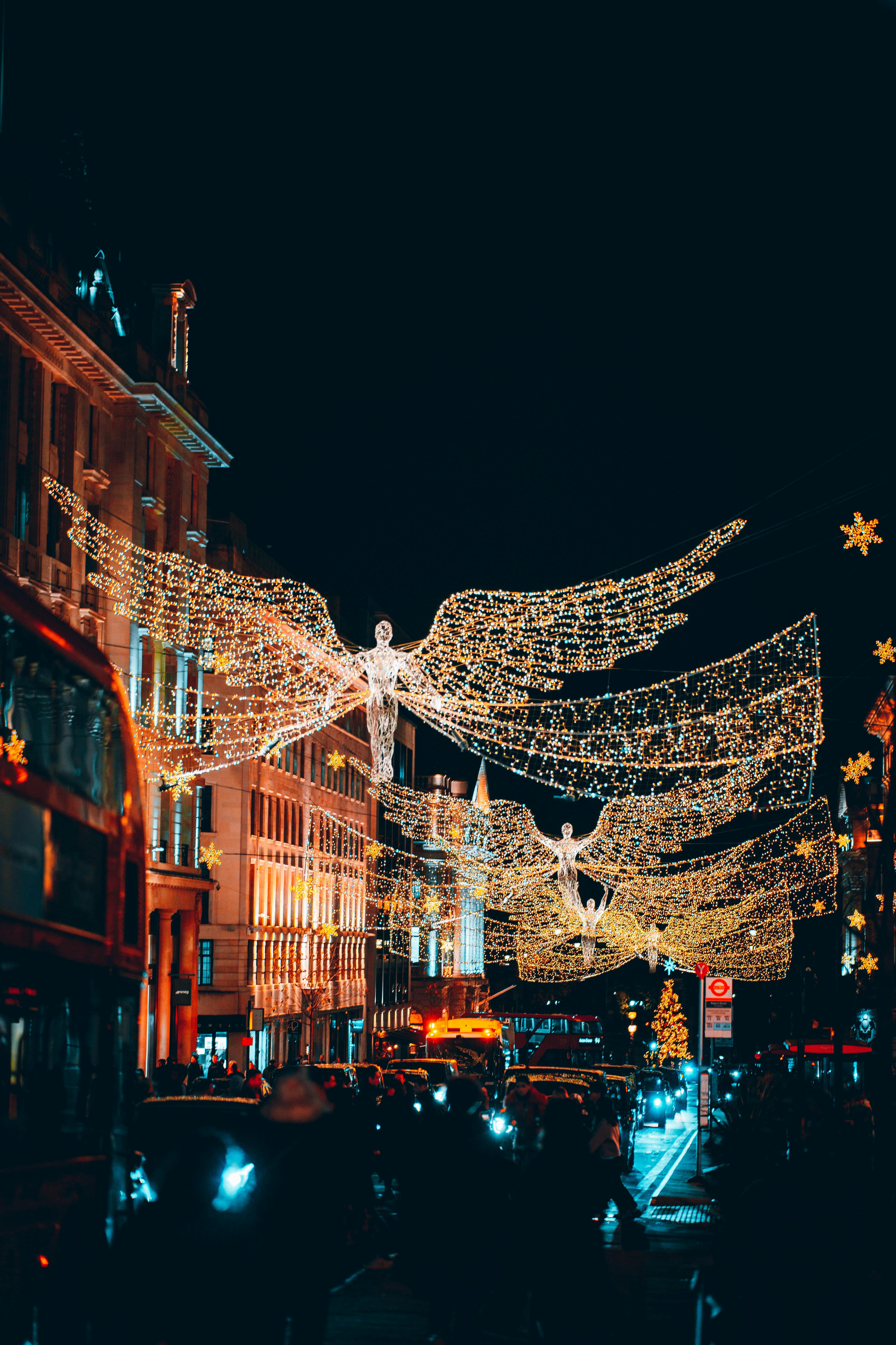 Festive London: Christmas Lights & Holiday Sights Walking Tour – Image 4 | WeShare