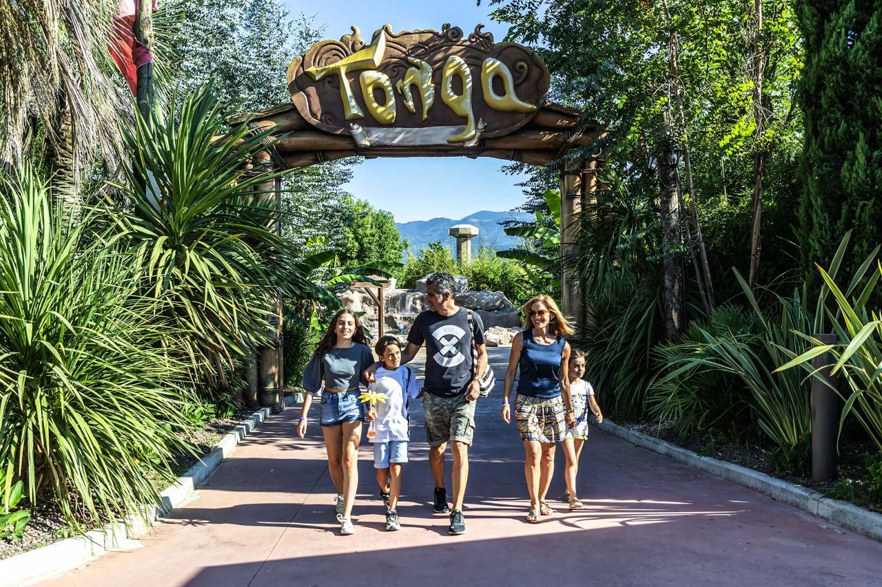 Entrance to the MagicLand Amusement Park - Photo 27
