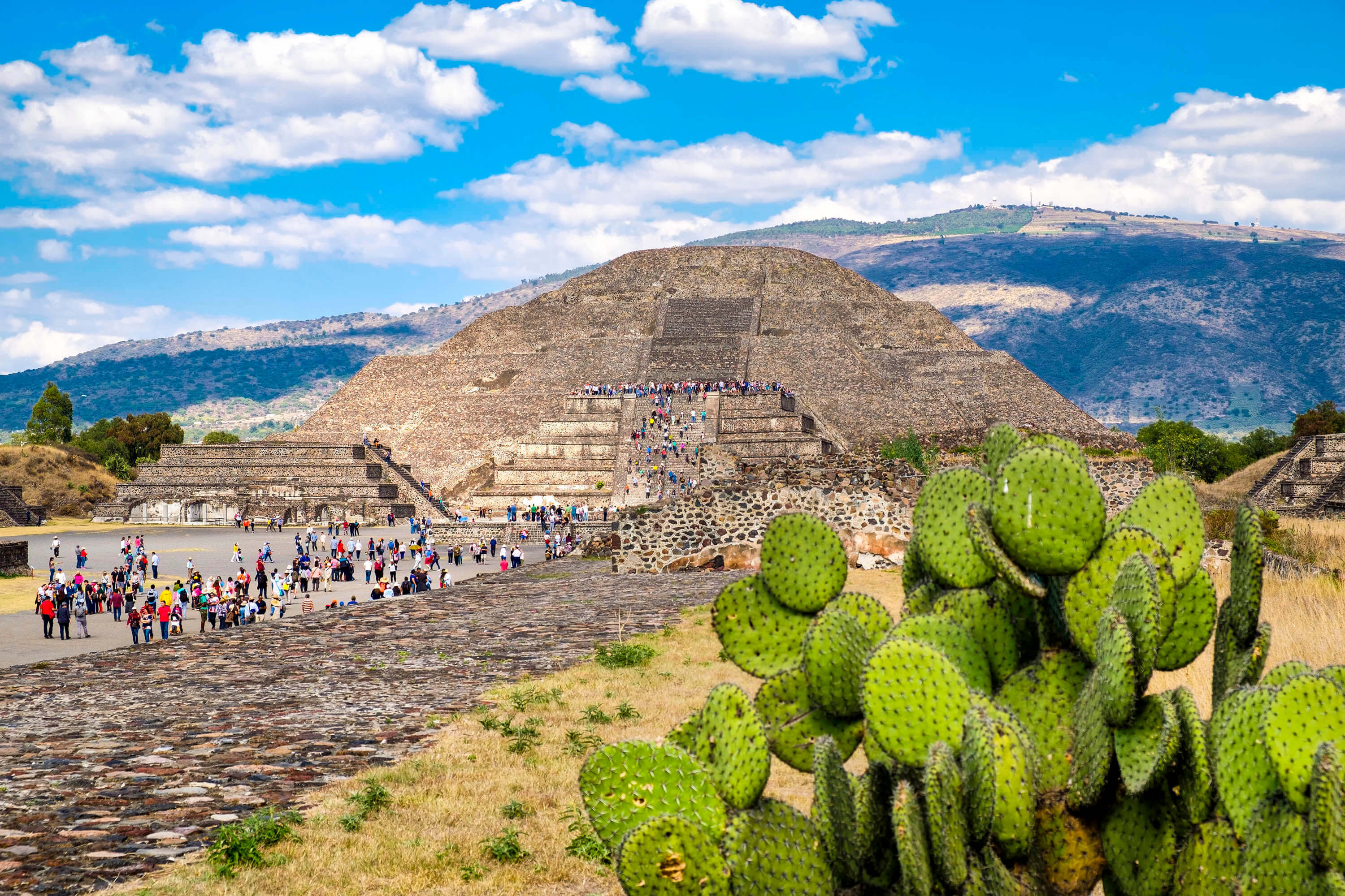 Mexico City: Teotihuacan Pyramids Tour with Audio Guide