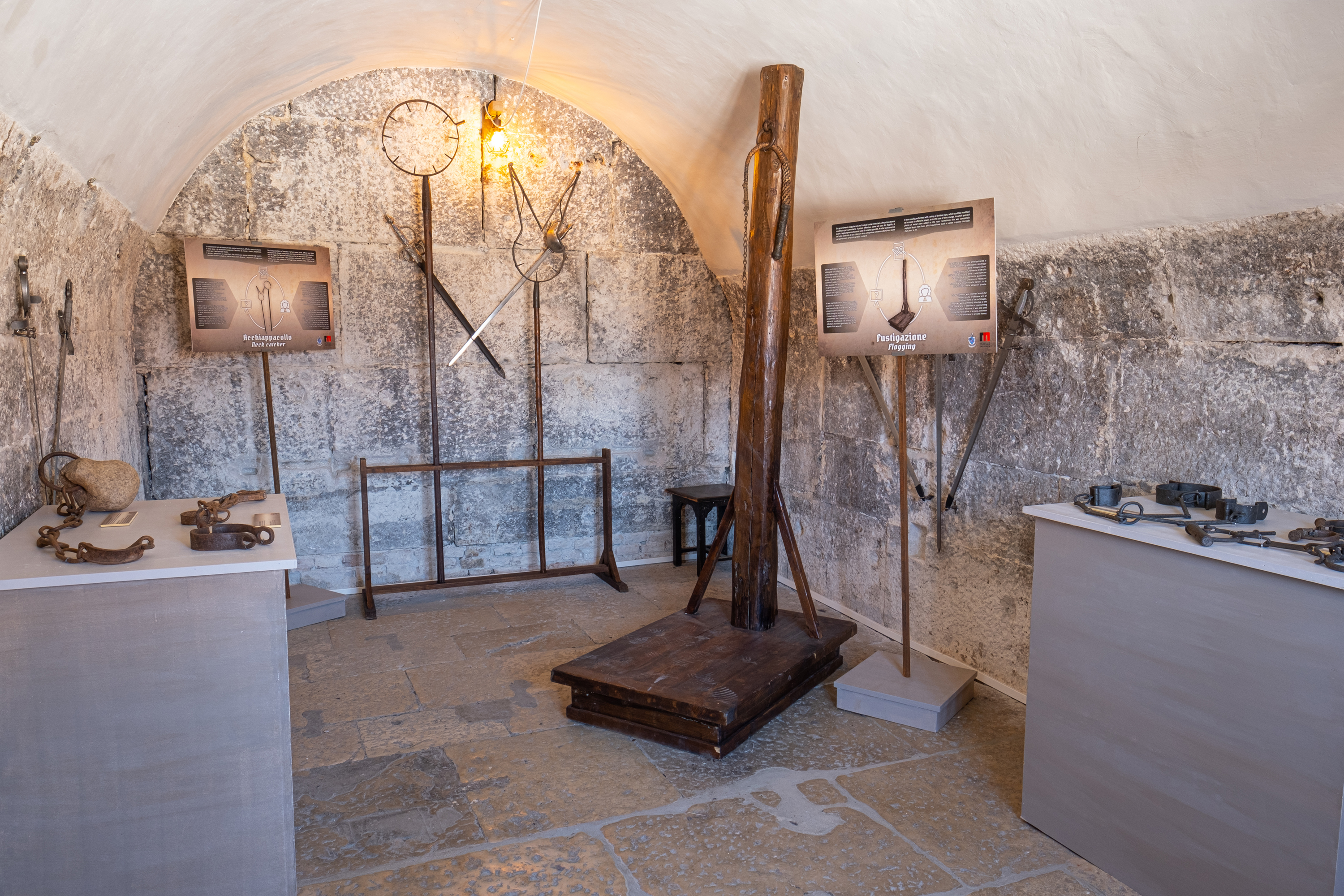 Lords of The Night Prison Palace: Cells And Torture Tools - Escorted Visit - Photo 4