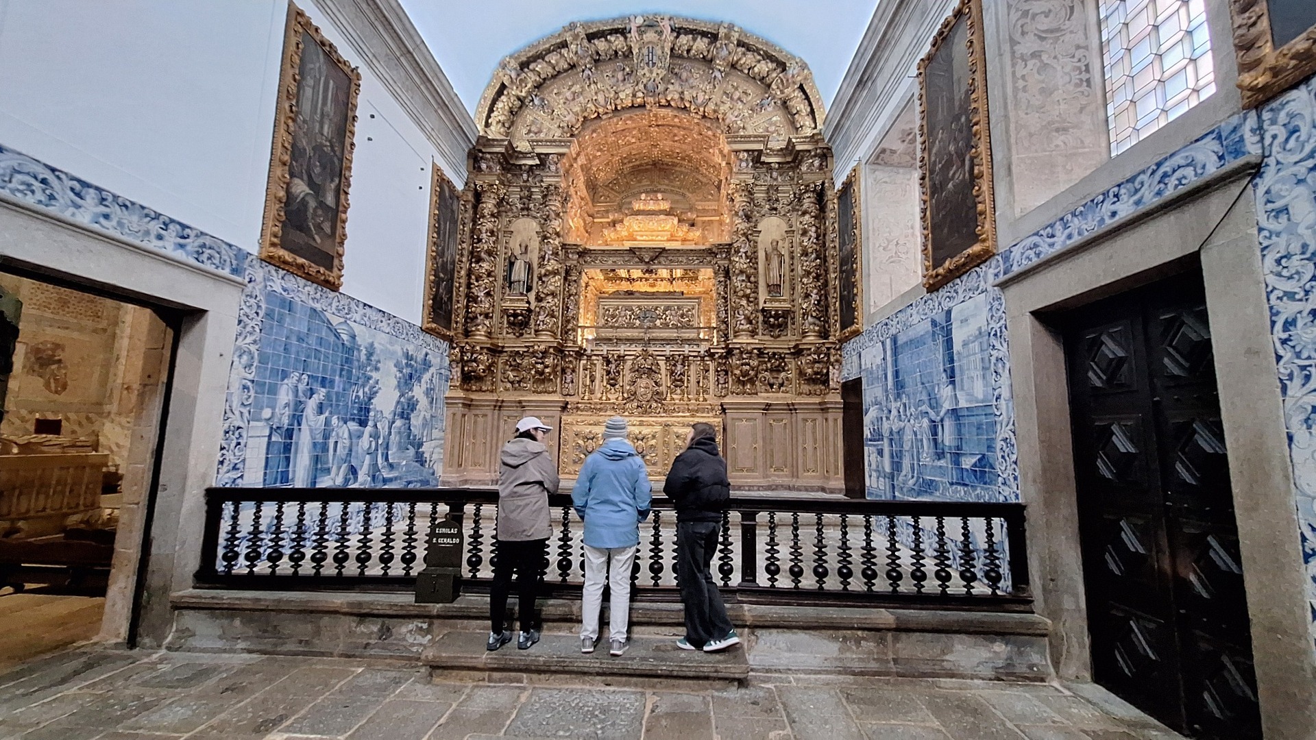 Private Day Tour from Porto: Guimarães, Braga and Bom Jesus - Photo 9
