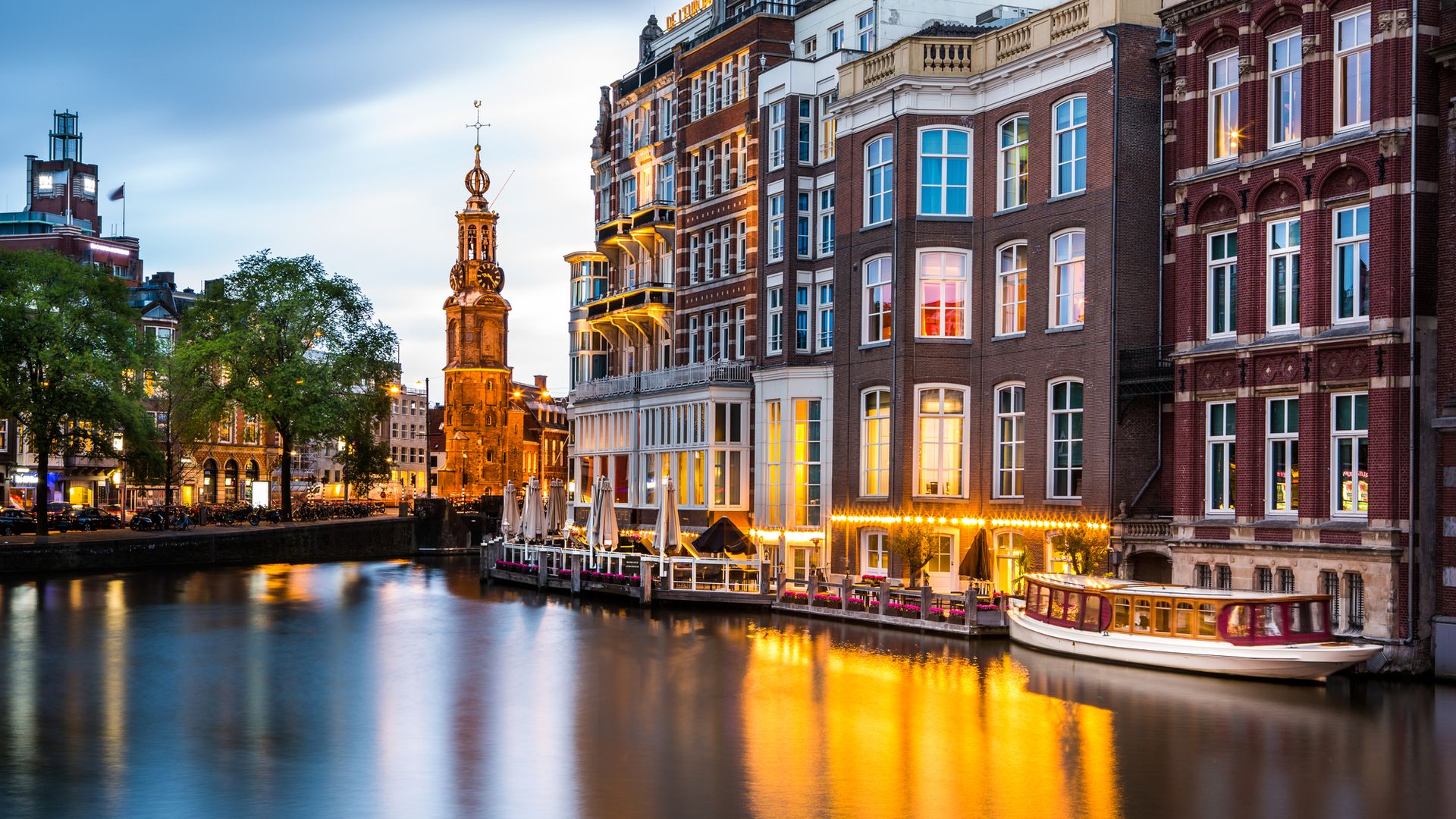 19 Myths of Amsterdam: a Mystical Walking Audio Tour on Mobile App