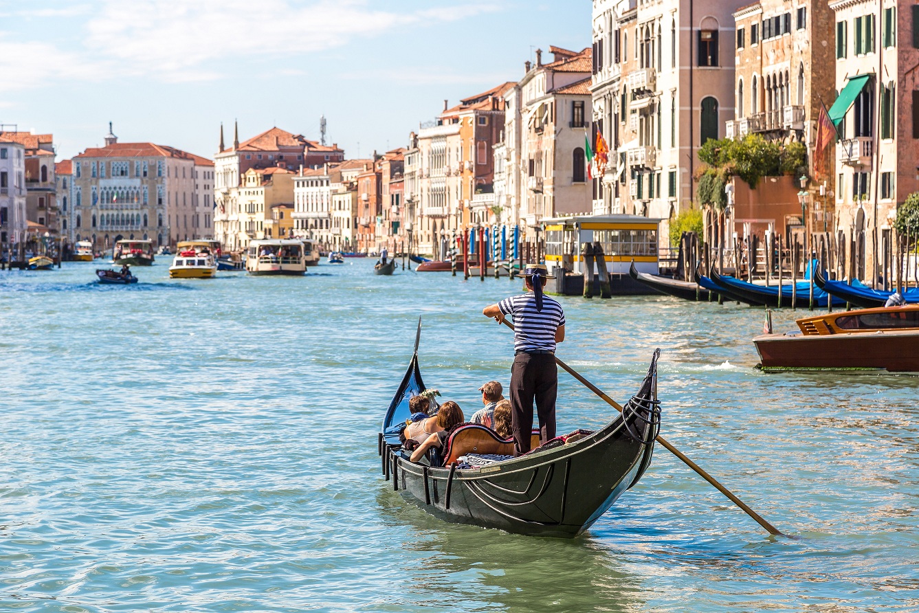 Gondola serenade with music – Image 3 | WeShare