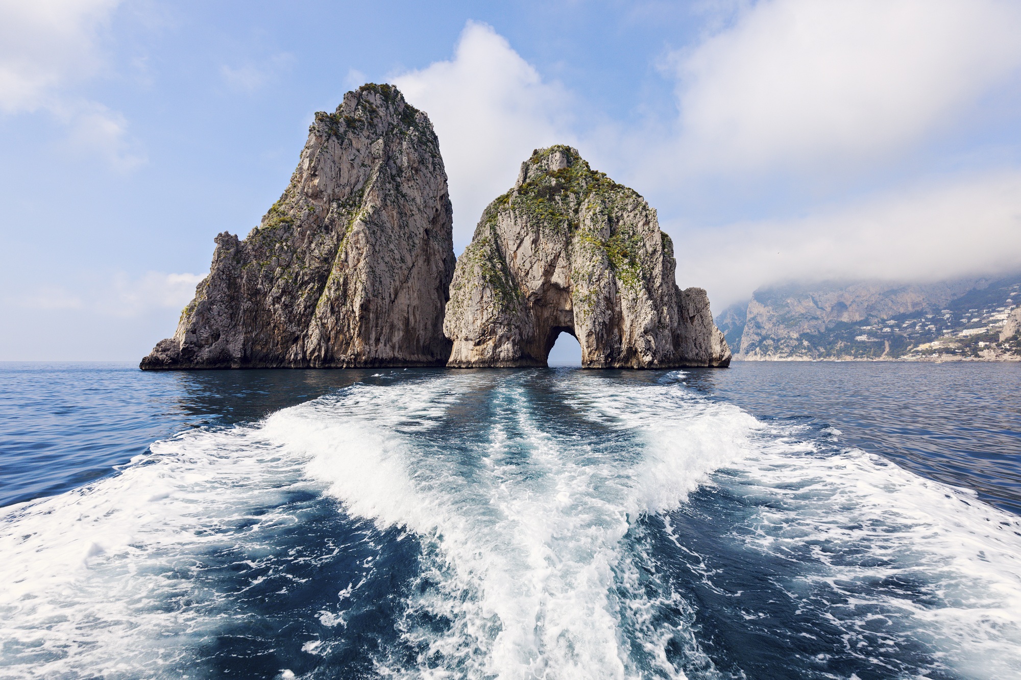 Discover the enchanting Capri Island by high speed train from Rome with boat tour included – Image 1 | WeShare