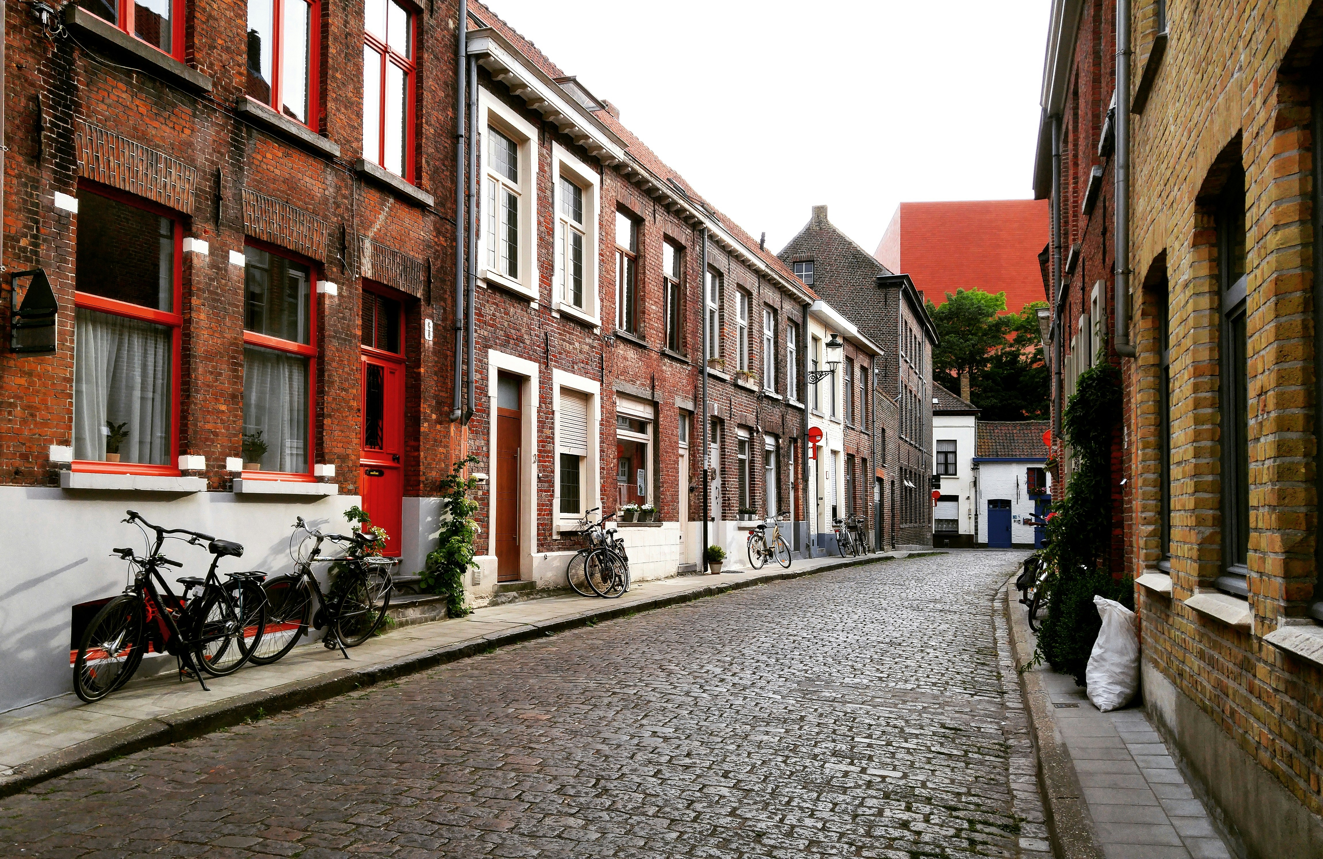Bruges Escapade: A Magical Day Trip from Paris to Belgium's Enchanting City Bruges Escapade: A Magical Day Trip from Paris to Belgium’s Enchanting City