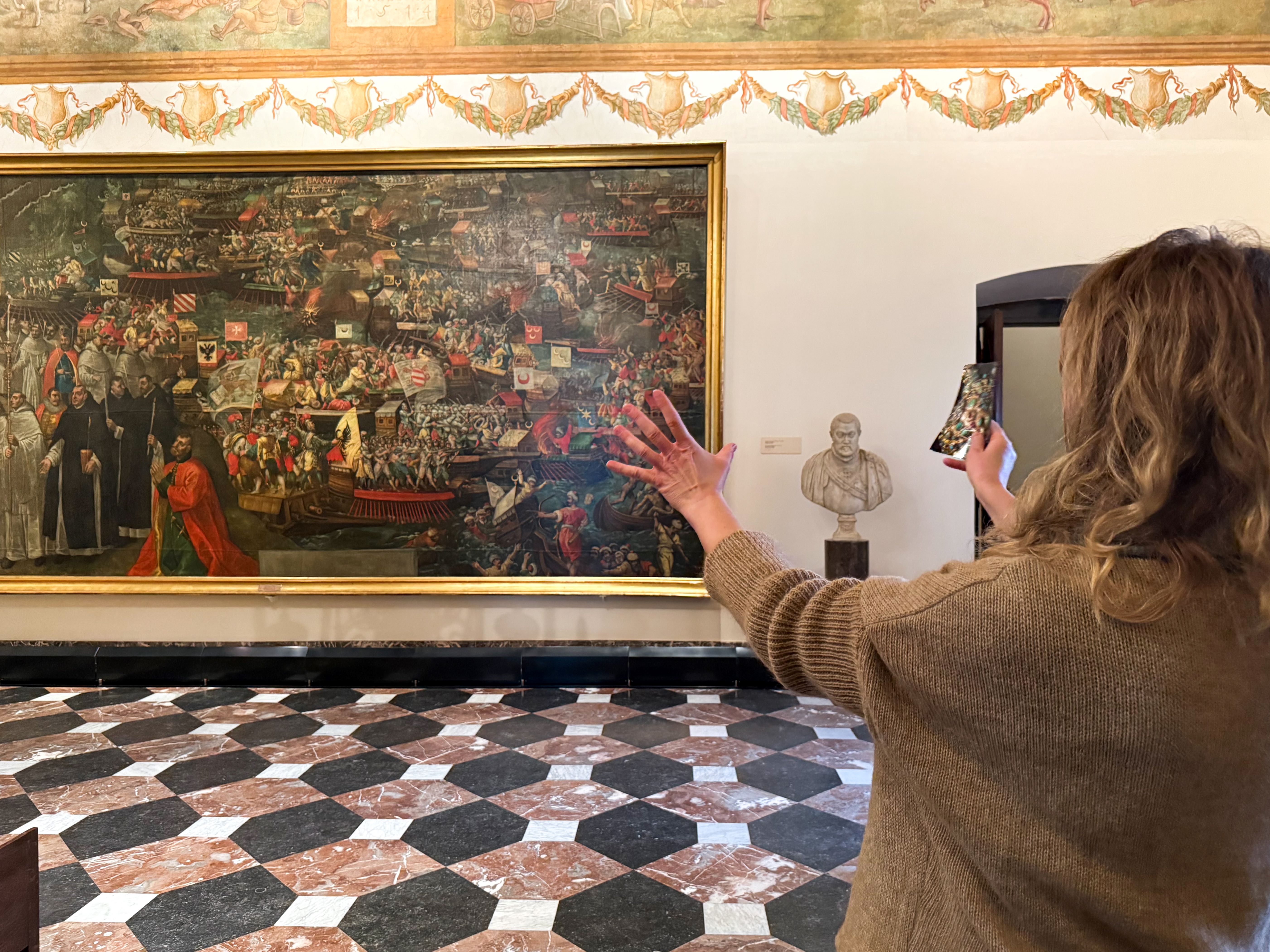Krakow: Wawel Castle & Cathedral Guided Tour