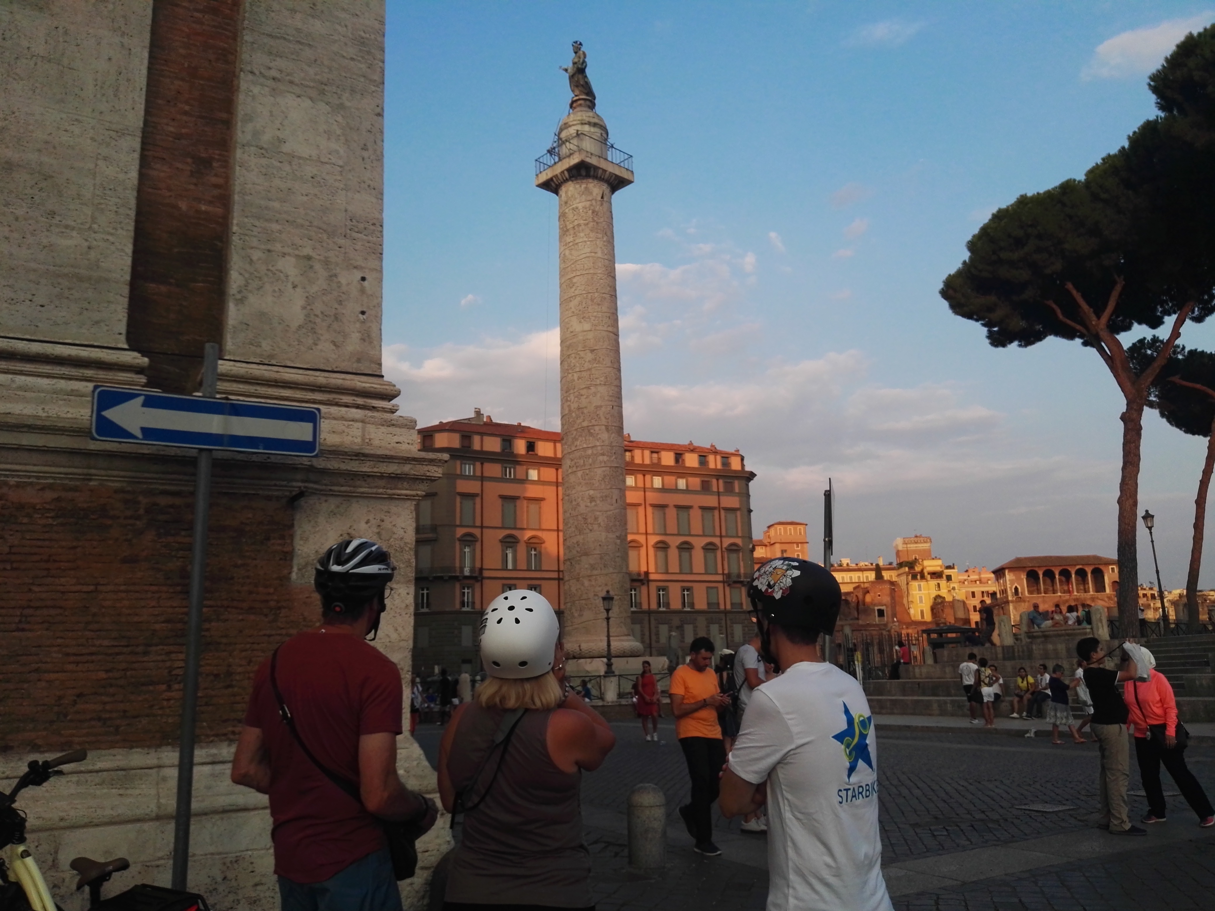 Rome by Night City Bike Tour with Sunset, Views and Evening Lights | Upgrade available: Pizza Night - Photo 7