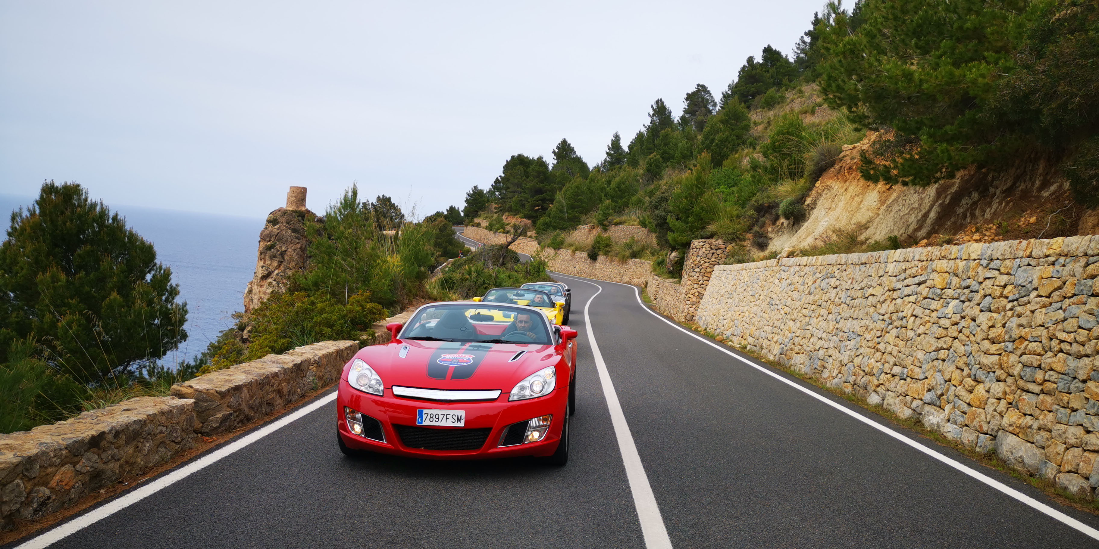 Rutas en coche deportivo GT cabrio por el suroeste mallorquín
