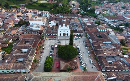  Descubre la emoción de vivir la naturaleza en el Municipio de El Retiro.