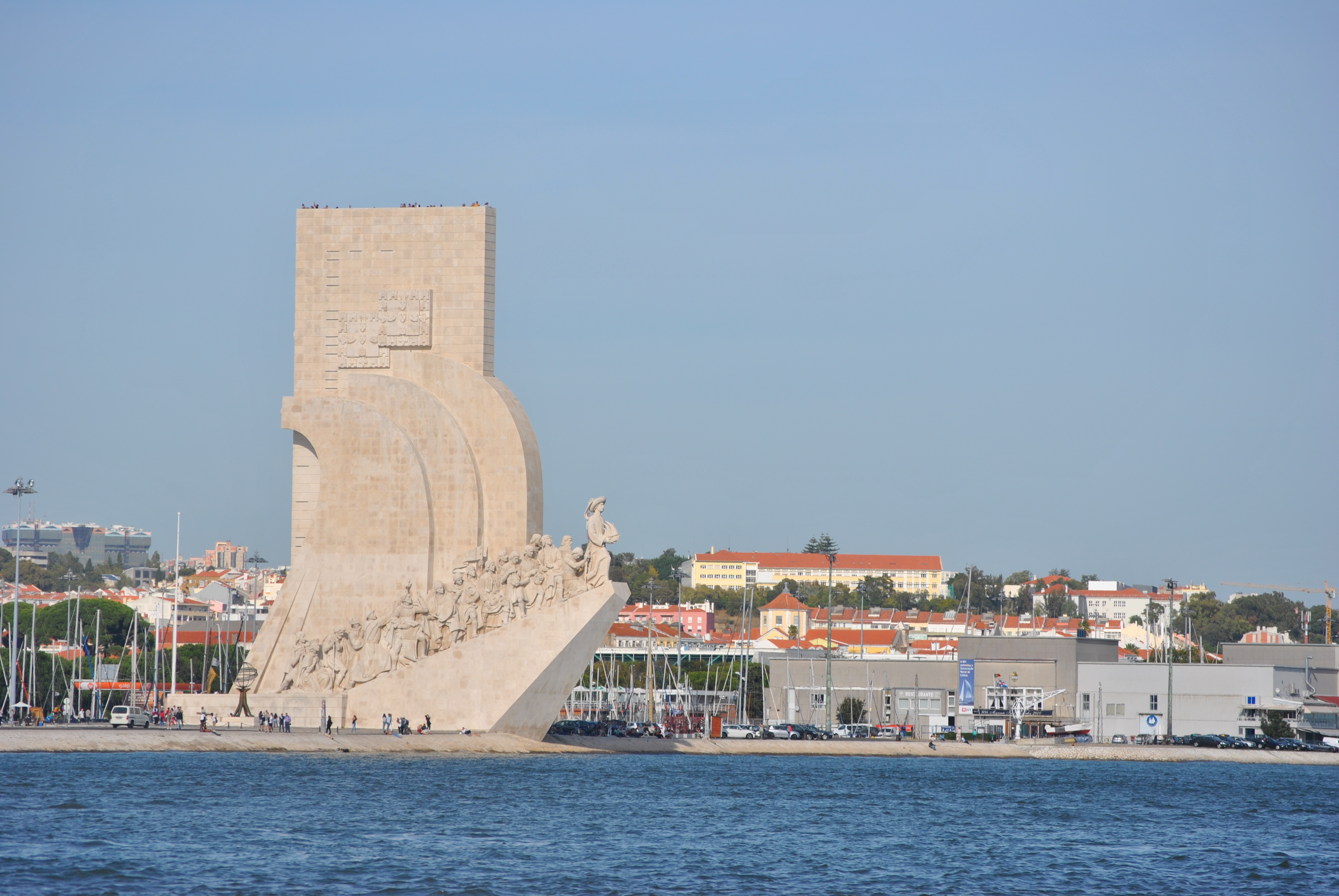 Lisbon Romantic Private 2h Cruise with sparkling wine