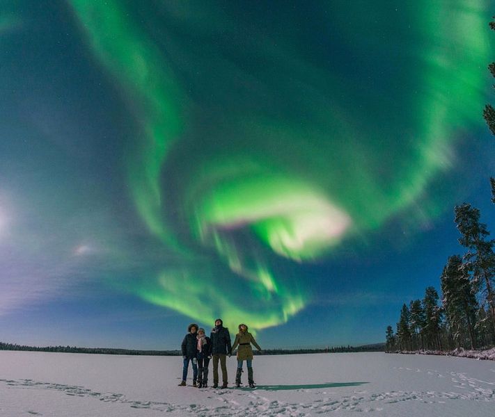 Aurora Hunting by Arctic Lake, in a cozy Lappish Tipi – Image 2 | WeShare