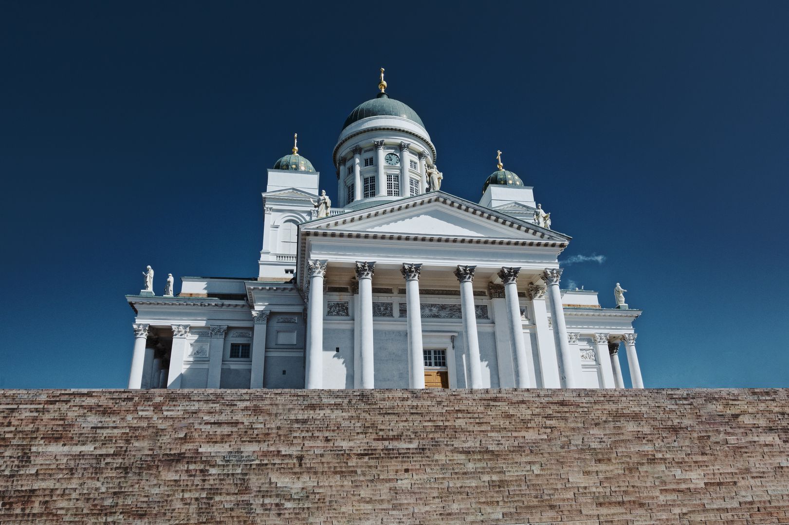 Helsinki: Walking Audio Tour on Mobile App