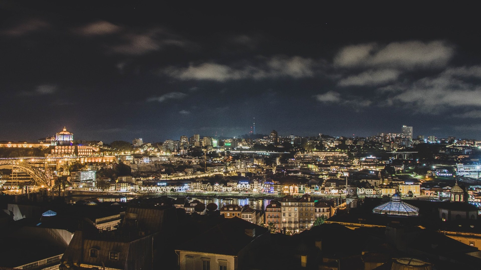 Private Porto Night Tour: Illuminated Riverfront and City Views - Photo 21