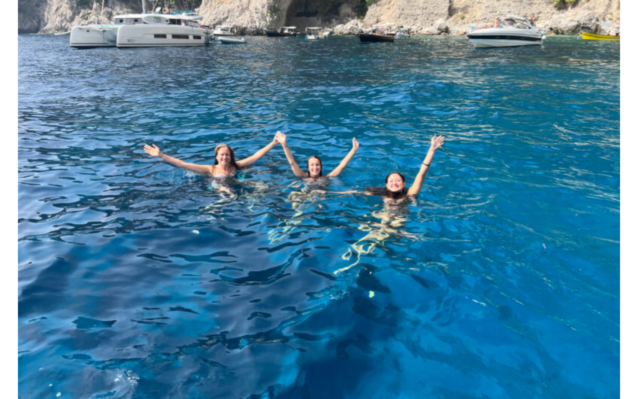 Full-Day Private Boat Tour to Capri with VIP Seat - Photo 12