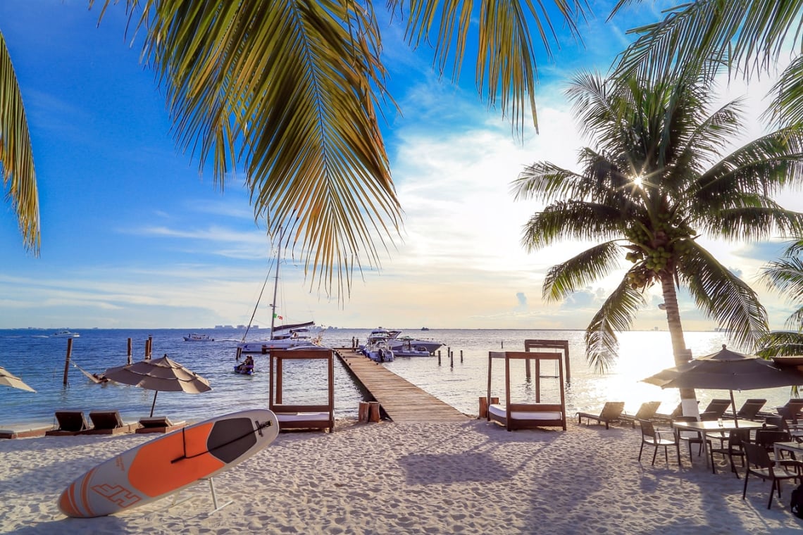 Catamarán a Isla Mujeres: snorkel, comida y transporte incluidos 4