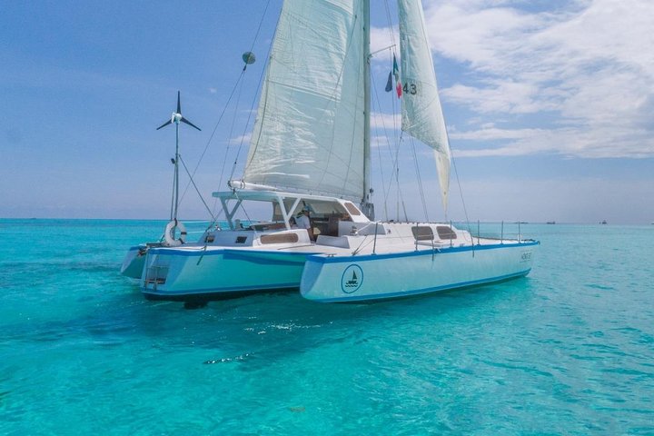 Isla Mujeres: Her Şey Dahil Katamaran Turu