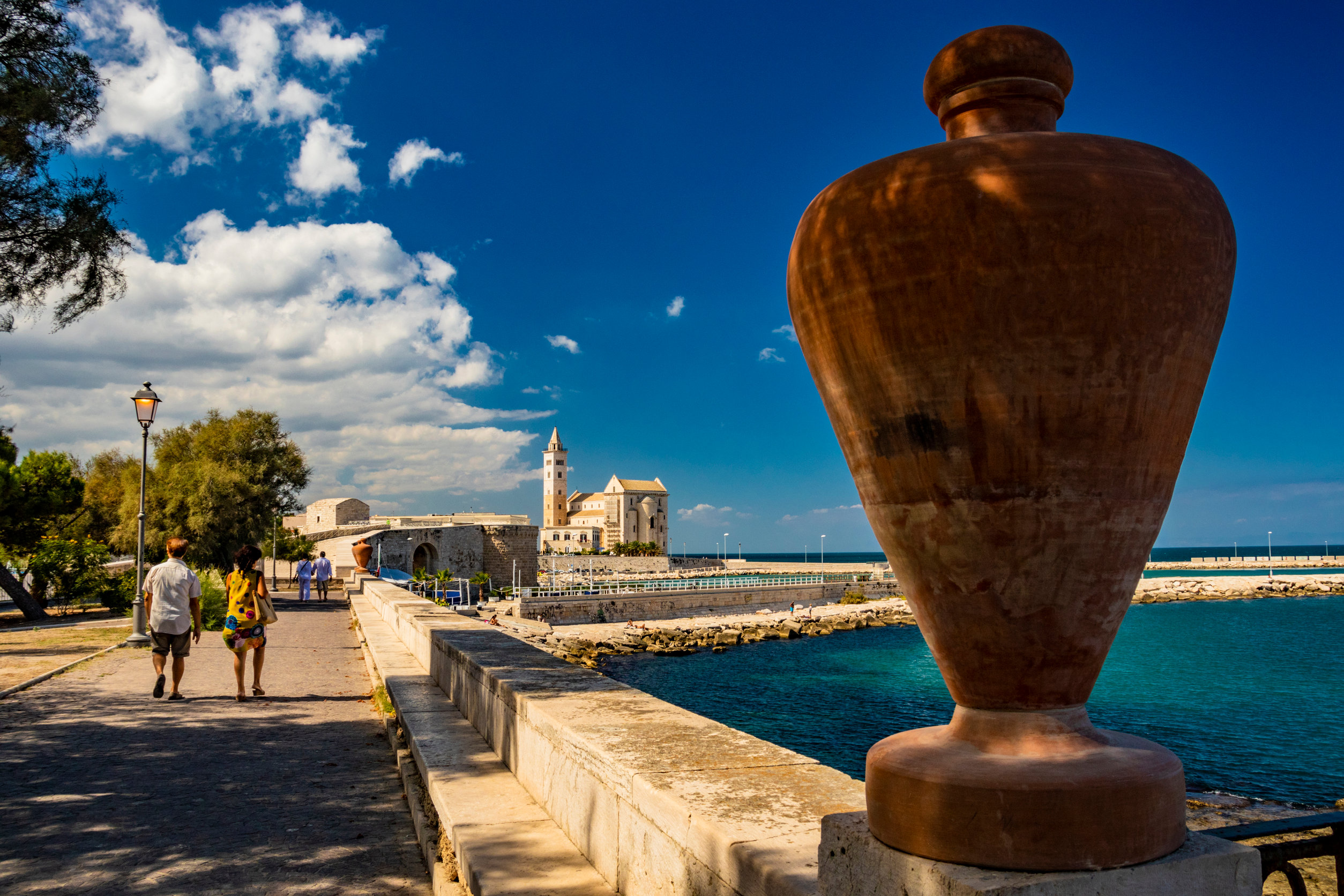 Castel del Monte and Trani Small-Group Day Trip from Bari - Photo 2