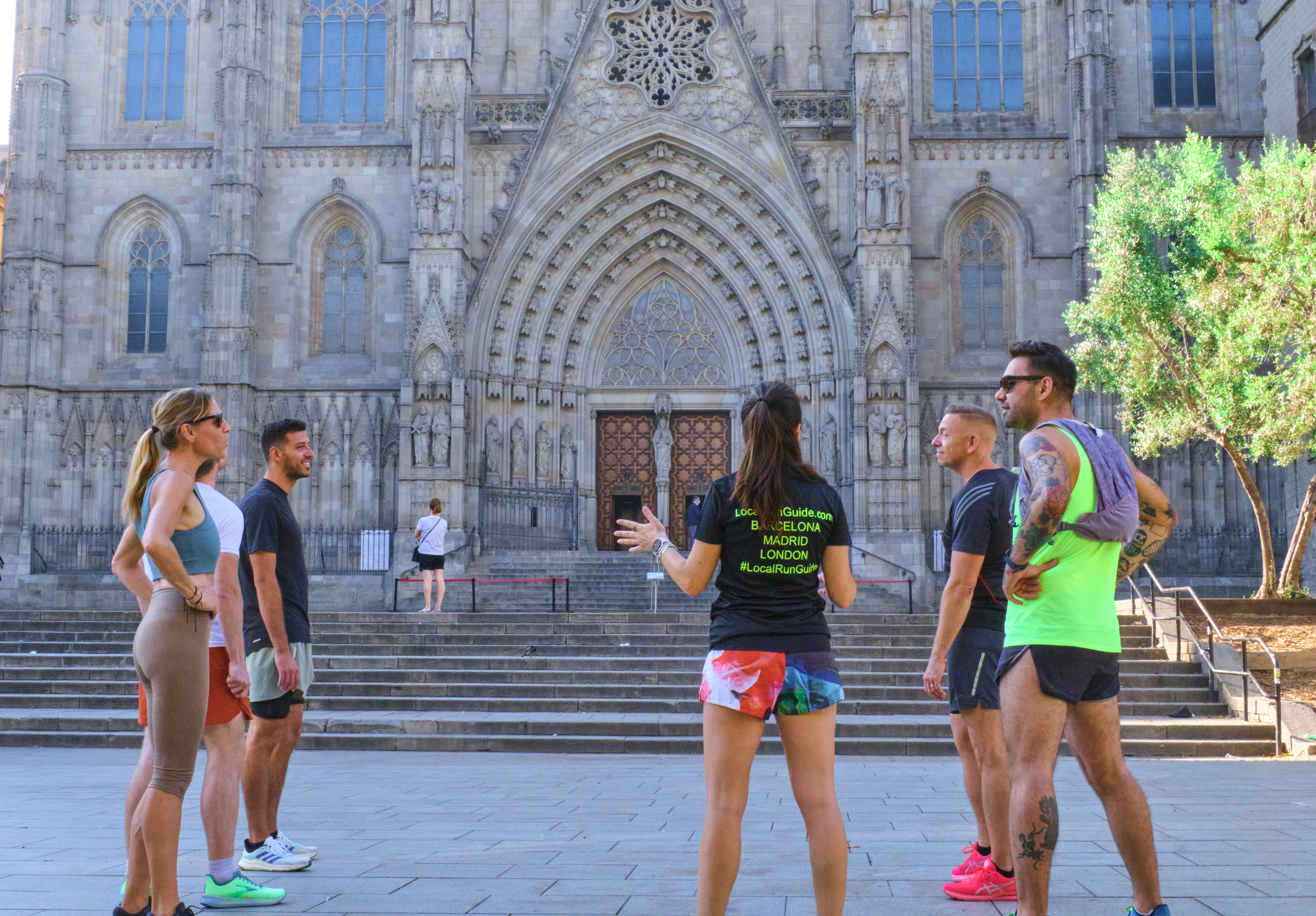 Running tour  - Highlights of Barcelona - La Sagrada Familia, Gothic Quarter, Casa Mila and more - Photo 3
