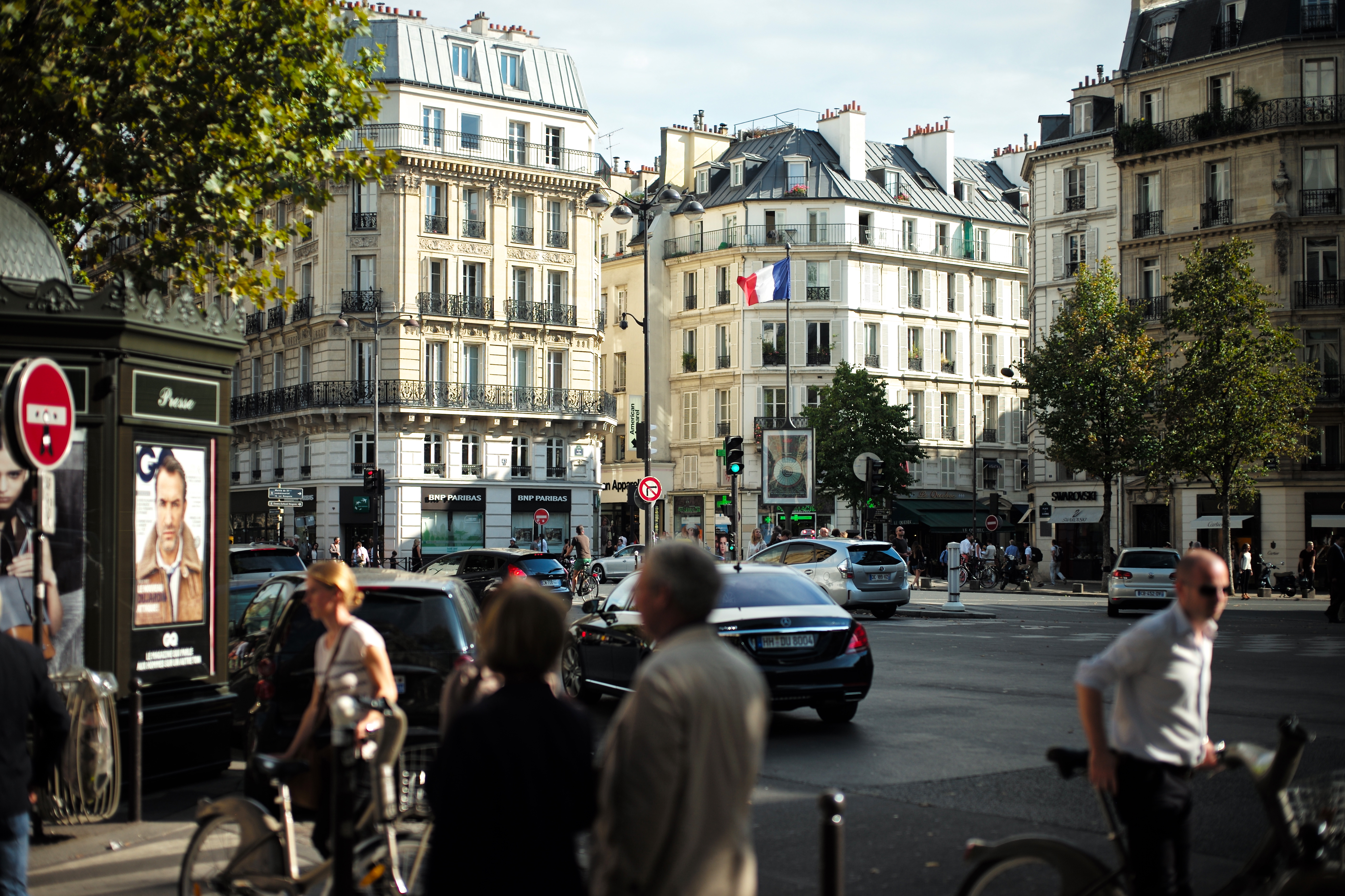 Chic and Classic: Saint-Germain-des-Prés Lifestyle – Image 1 | WeShare