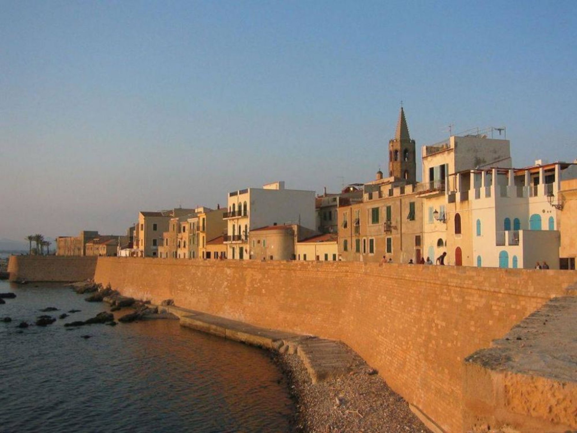 Alghero: historic centre tour and wine tasting - Photo 3