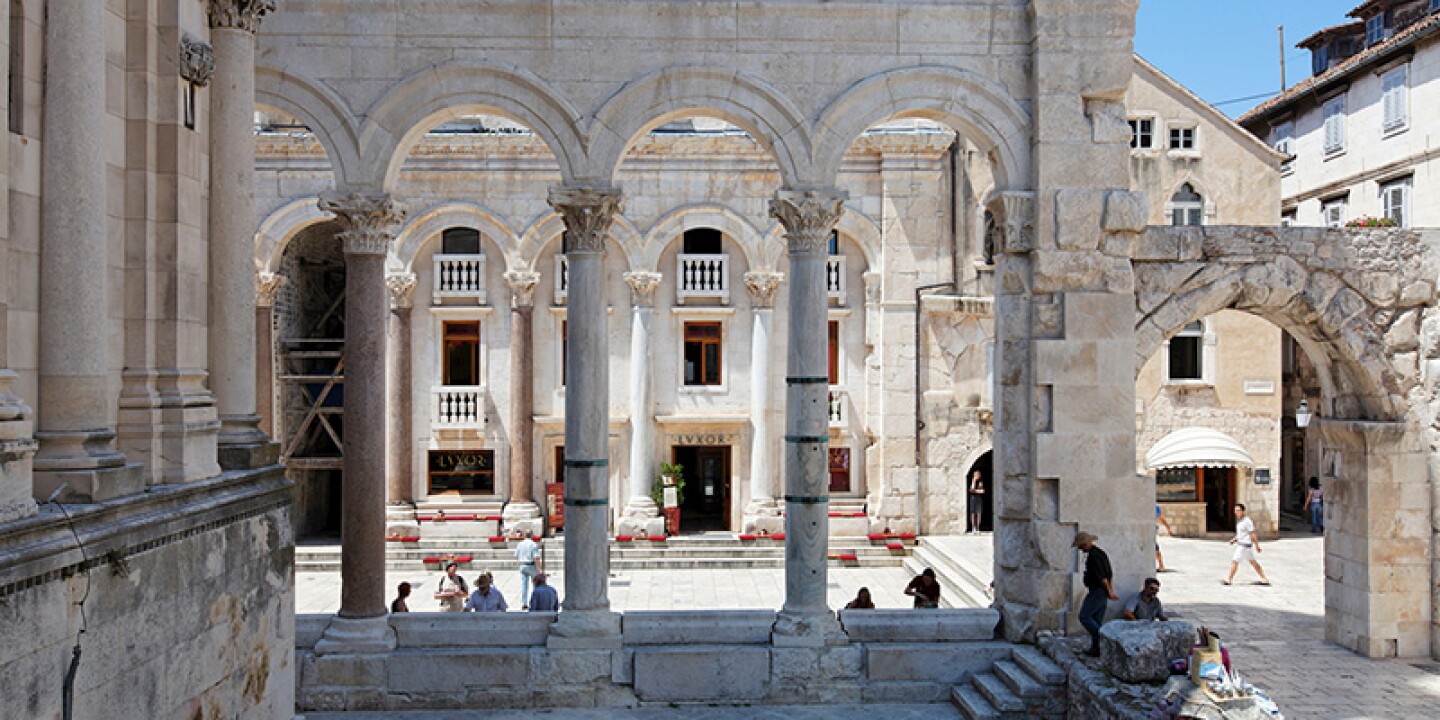 Evening Group Walking Tour - Split Old City Diocletian's Palace - Photo 12