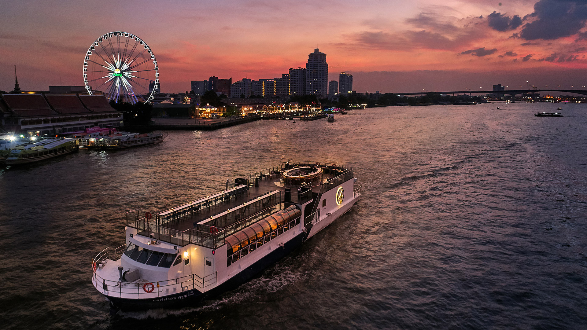 Bangkok: Saffron Chao Phraya River Dinner Cruise optioned Hotel Transfer