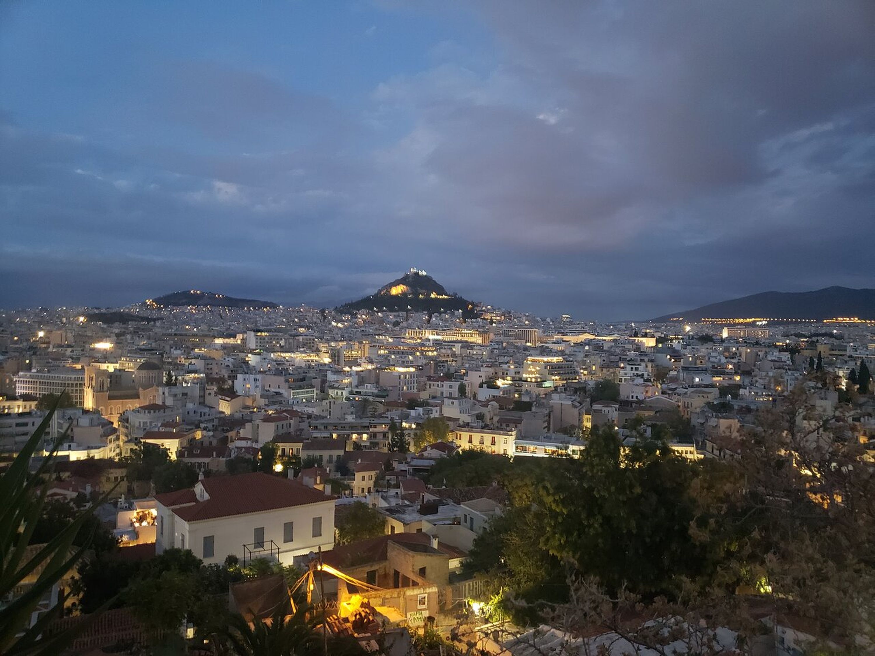Athens at Night Small-Group Walking Tour with Dinner