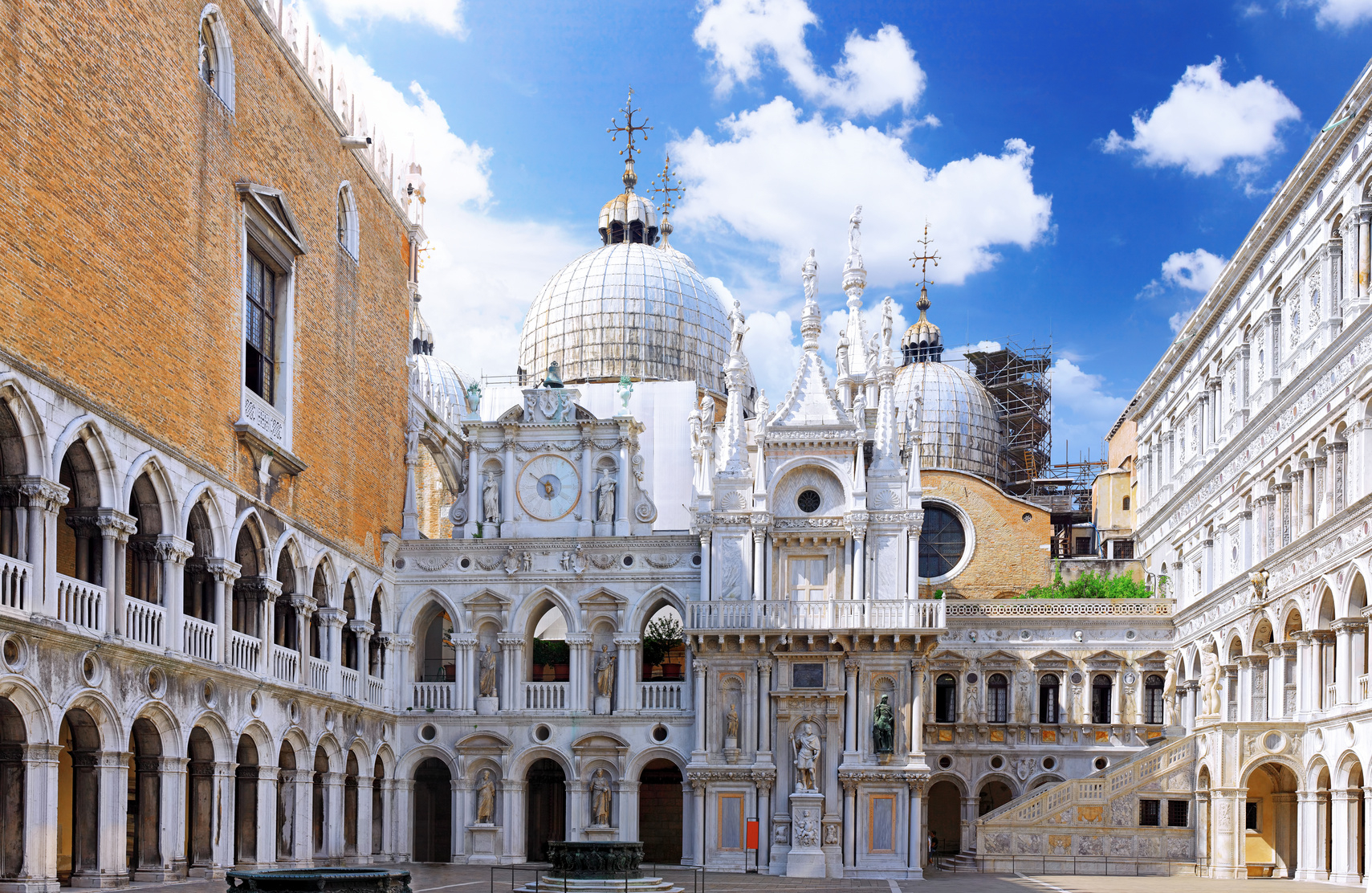 Imperdibles de Venecia: Palacio Ducal, Basílica Dorada y Zona de San Marcos en Grupo Reducido - Alojamientos en Venecia