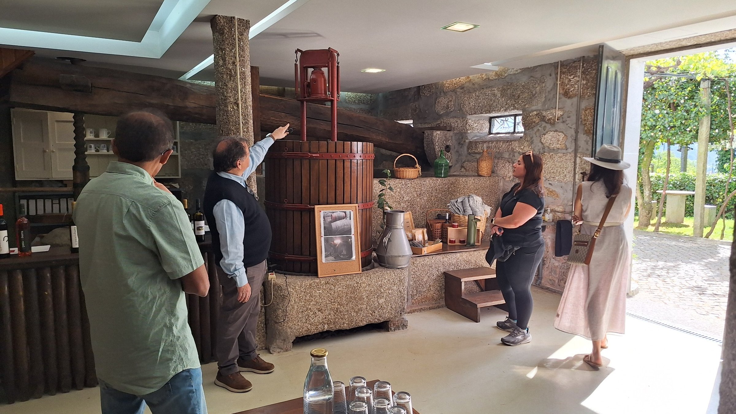 Private Paiva Walkways, 516 Bridge and Wine Tasting Tour - Photo 9