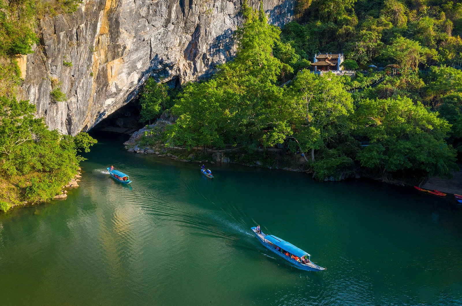 Hue/Quang Tri: excursión de un día completo a la cueva Phong Nha y la cueva Paradise