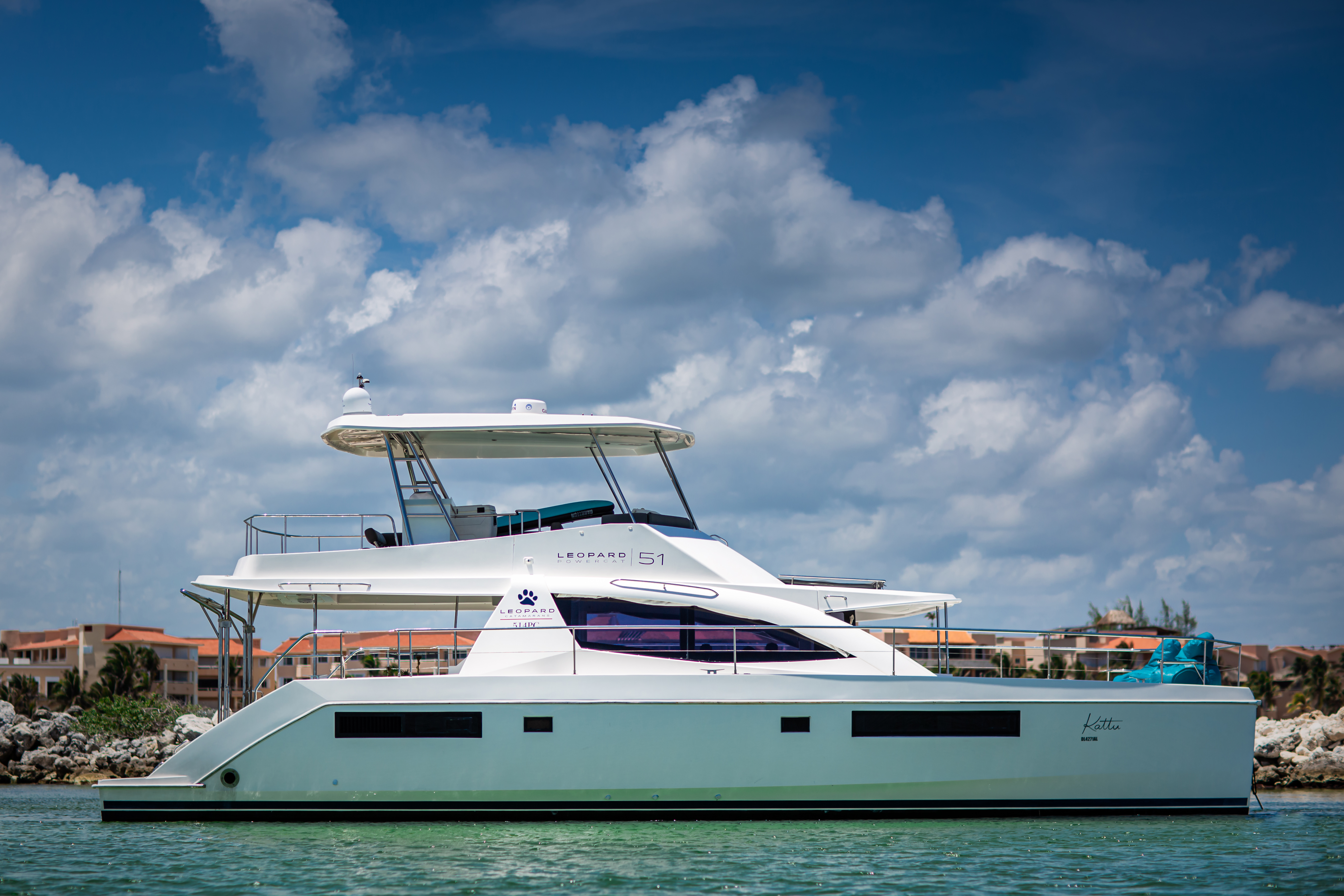All Inclusive 3 hours Romantic Dinner in 51' Leopard PowerCat