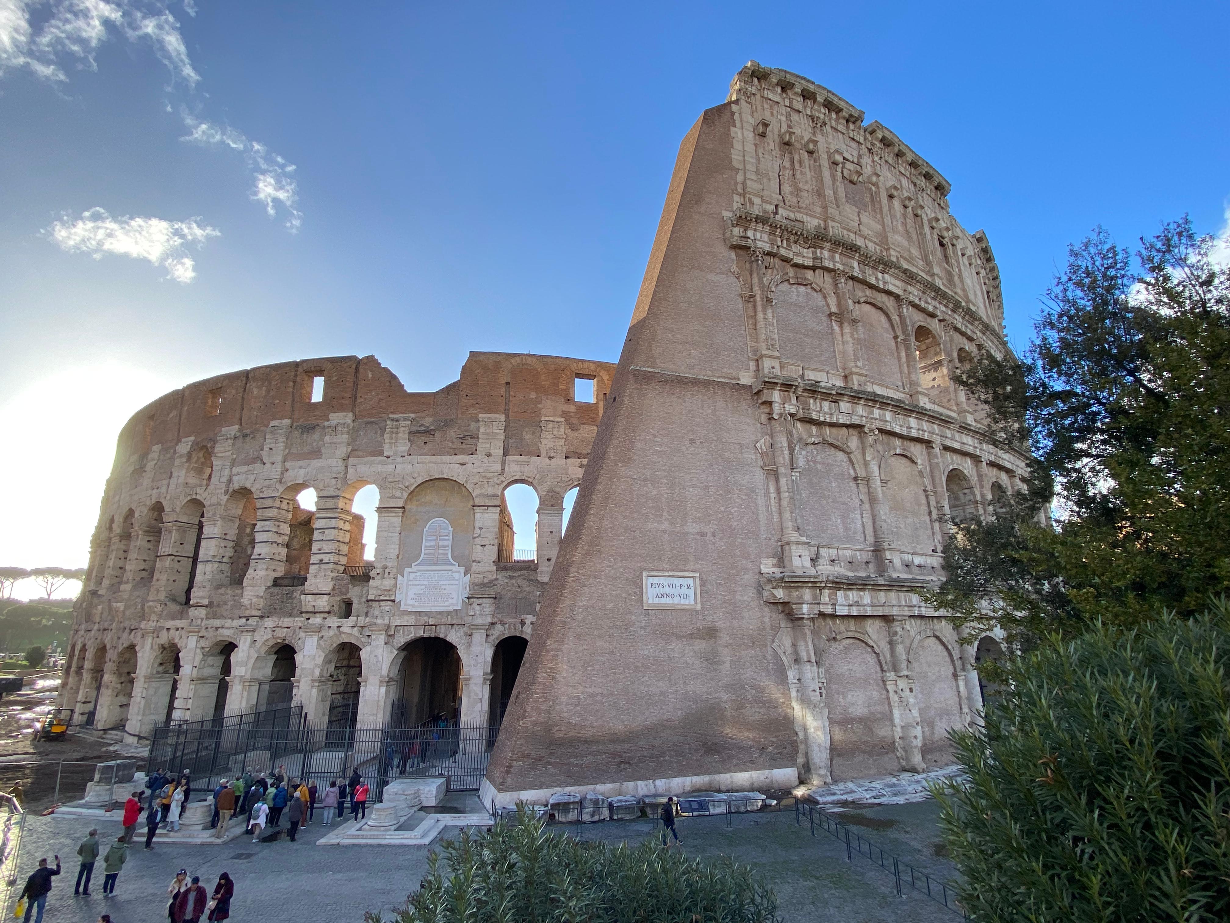 Guided Tour of the Colosseum, Roman Forum, and Palatine Hill in a Small Group - Accommodations in Rome