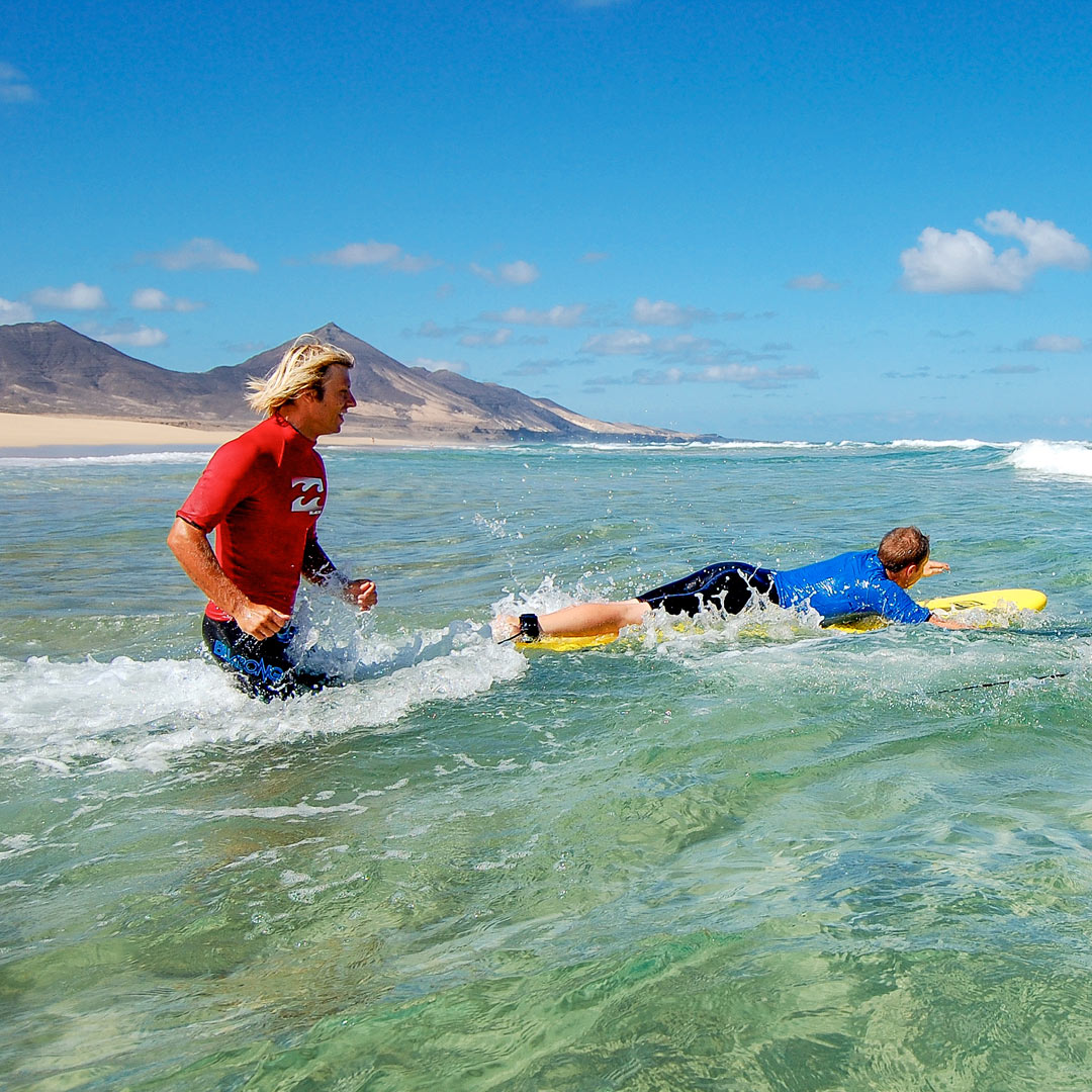 Clases de surf para principiantes en el sur de Fuerteventura.