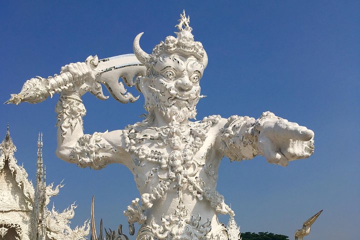 Chiang Mai-Chiang Rai: Templo Blanco - Azul - Museo Bann Dam-Karen Village