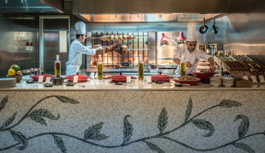 Dinner Buffet at Versace – Image 3 | WeShare