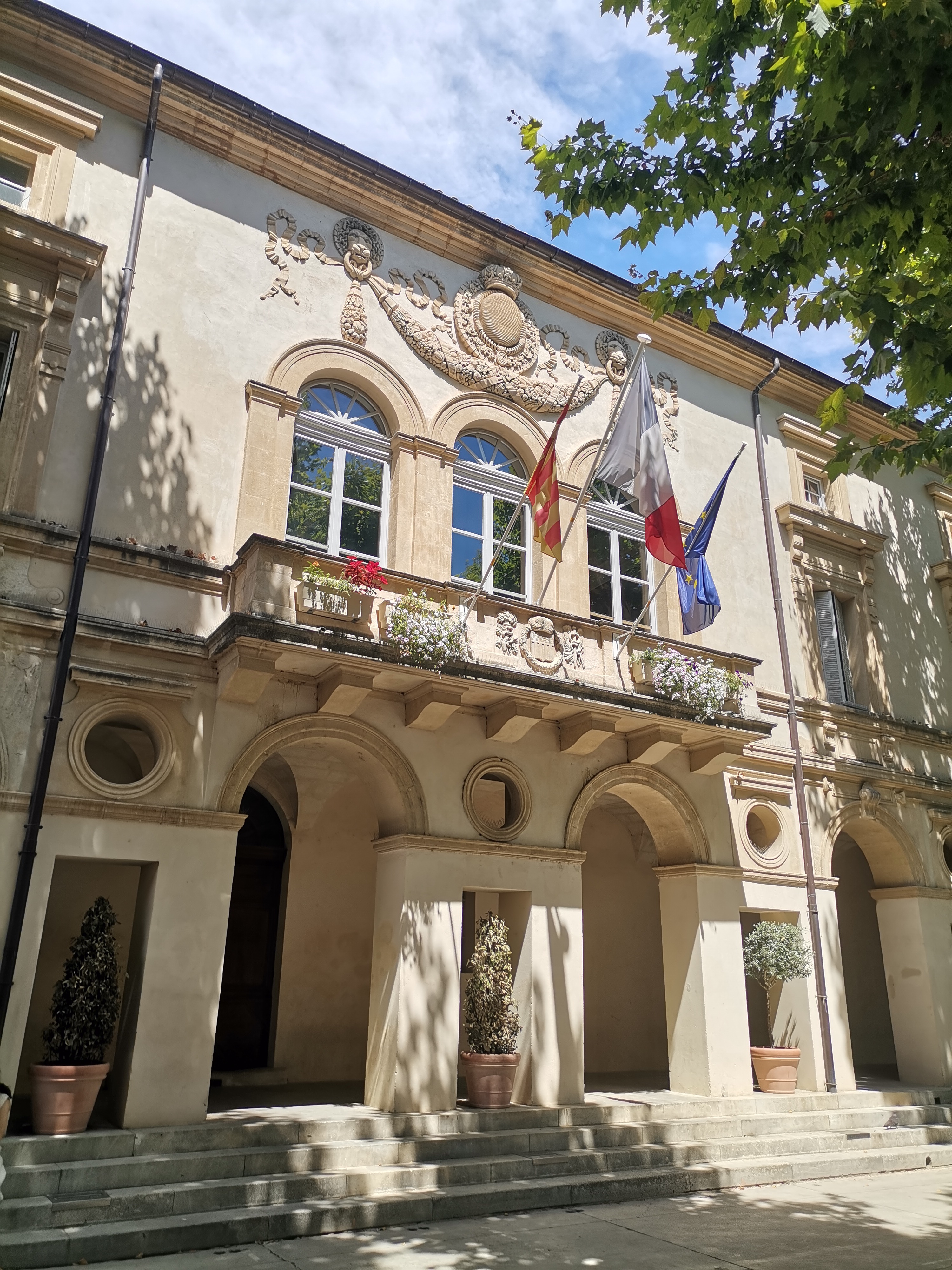 Arles et Les-Baux-de-Provence...  the splendor of Provence lifestyle - Photo 21