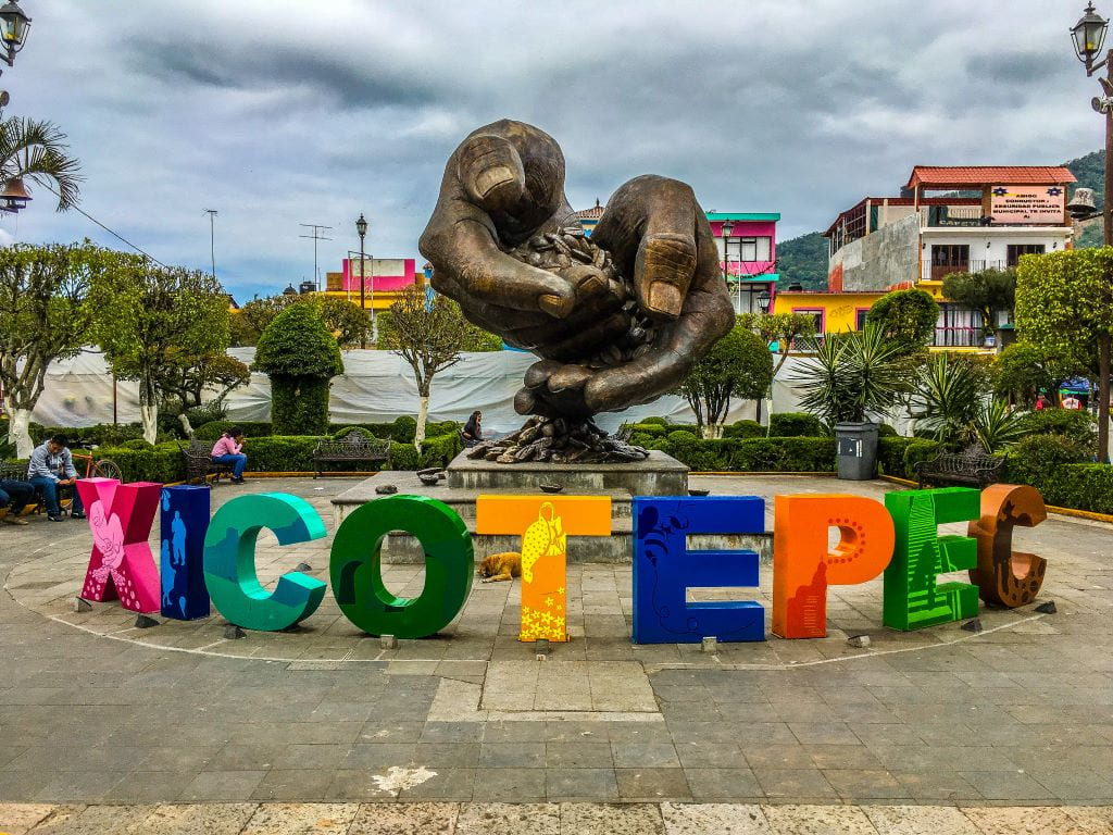 Veracruz Attractions: Visit Ancient Ruins, Sea and Papantla Flyers (4 Days) 1