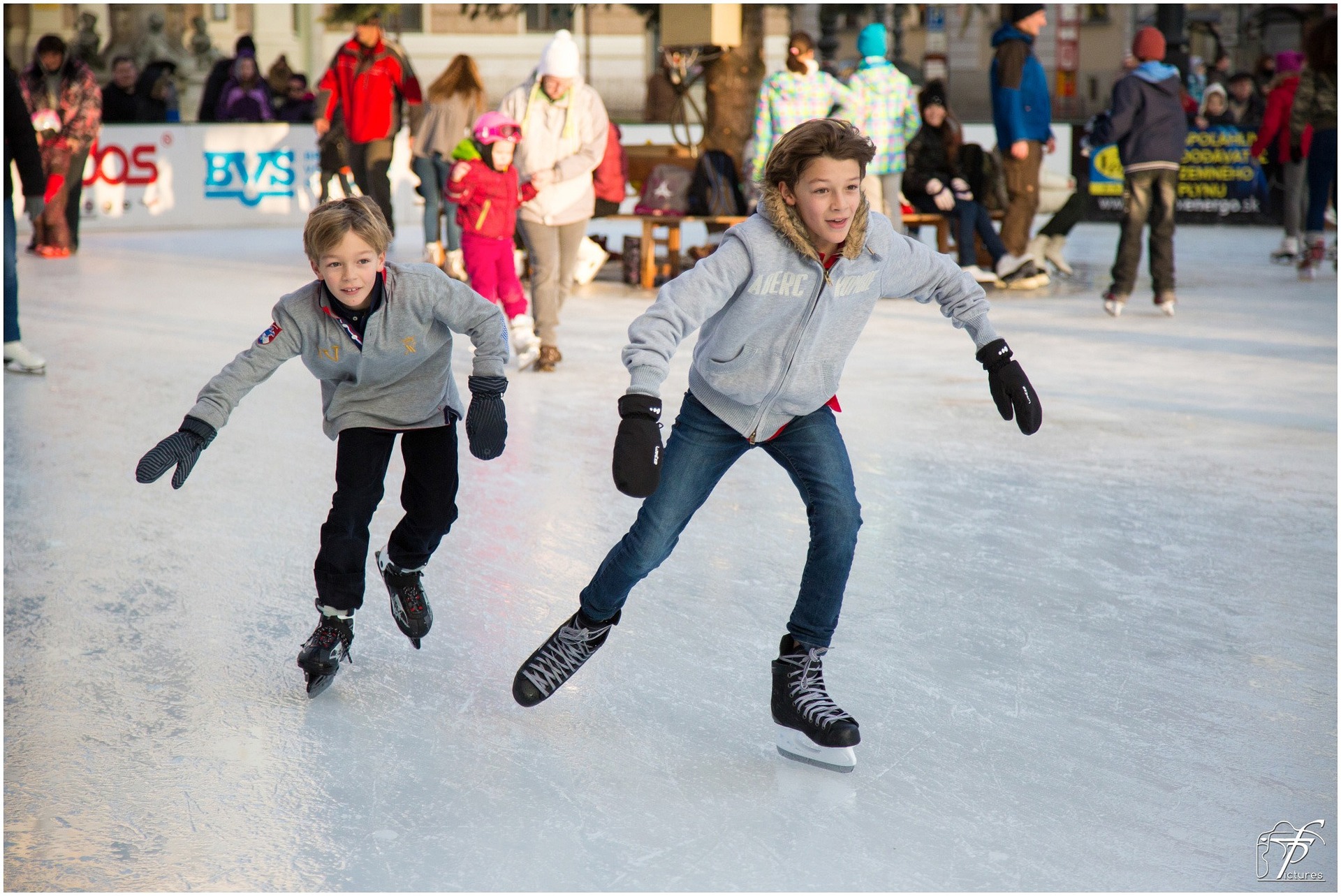 Patinaje sobre hielo en la pista Wollman de Nueva York - Foto 3