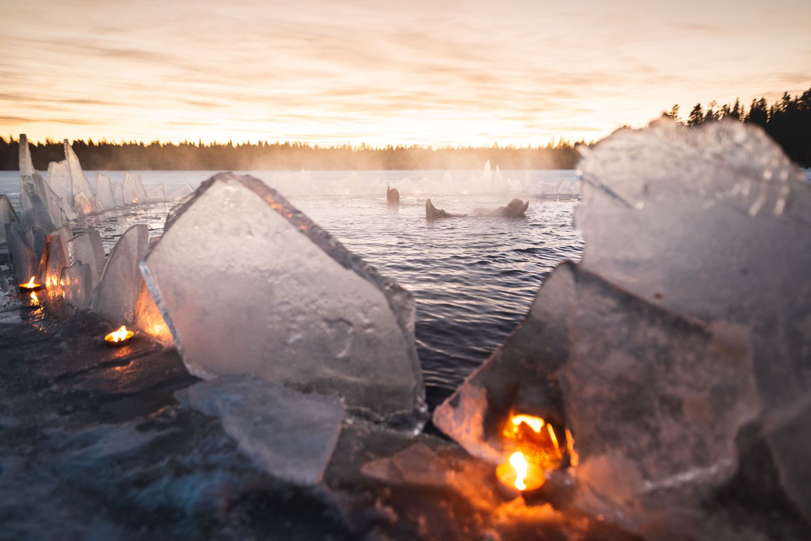 Aurora Arctic Ice Floating – Image 1 | WeShare