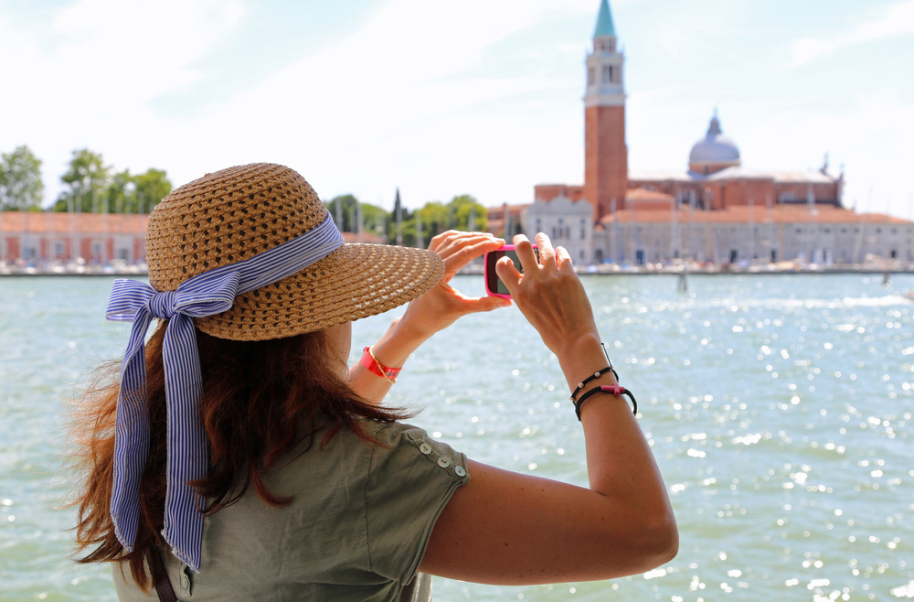 The pearls of Venice Lagoon: Murano, Burano and Torcello from Venice – Image 4 | WeShare